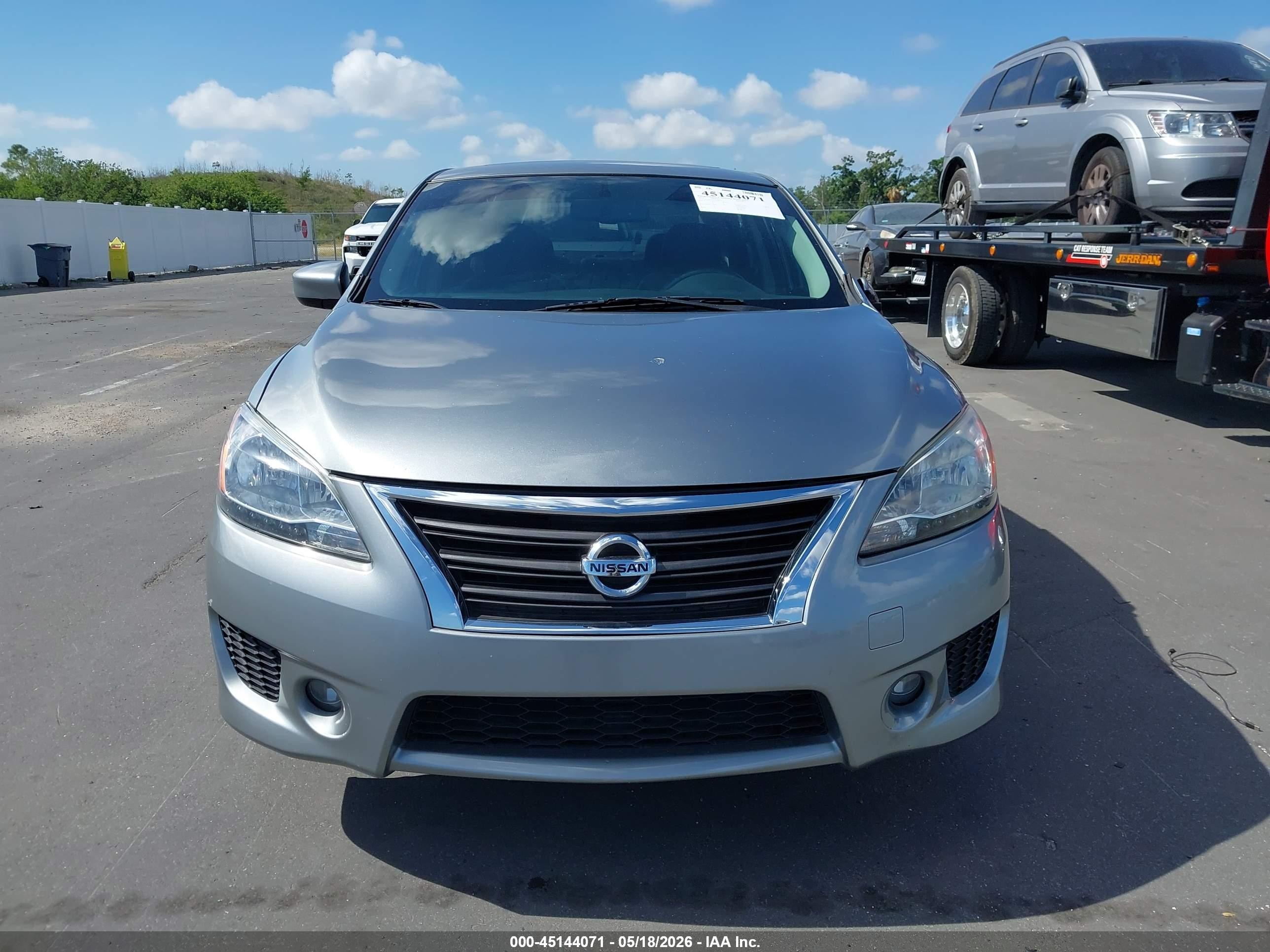 2014 Nissan Sentra Sr Silver vin: 3N1AB7AP1EL648320