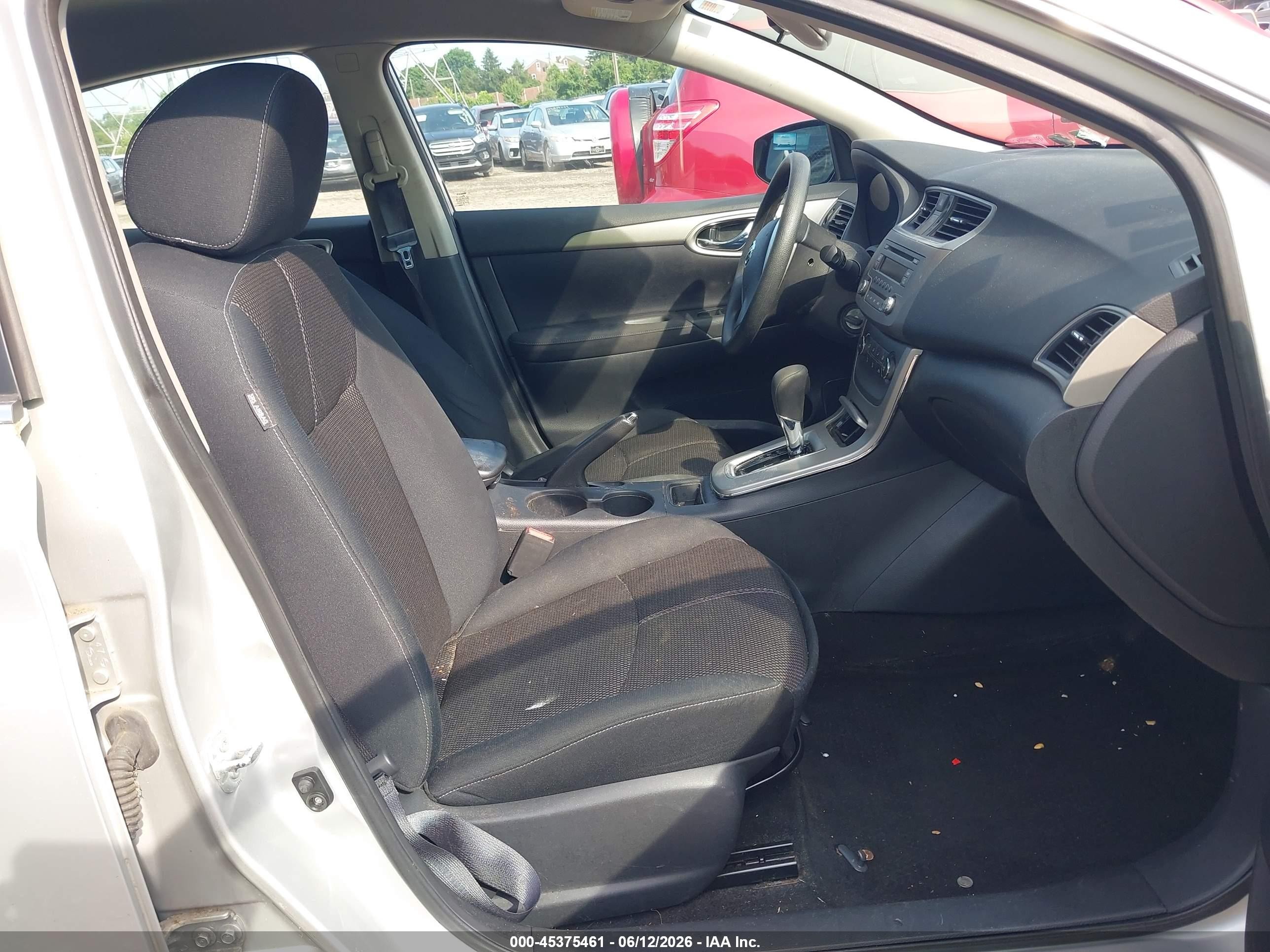 2014 Nissan Sentra S Серебряный vin: 3N1AB7AP1EL687618