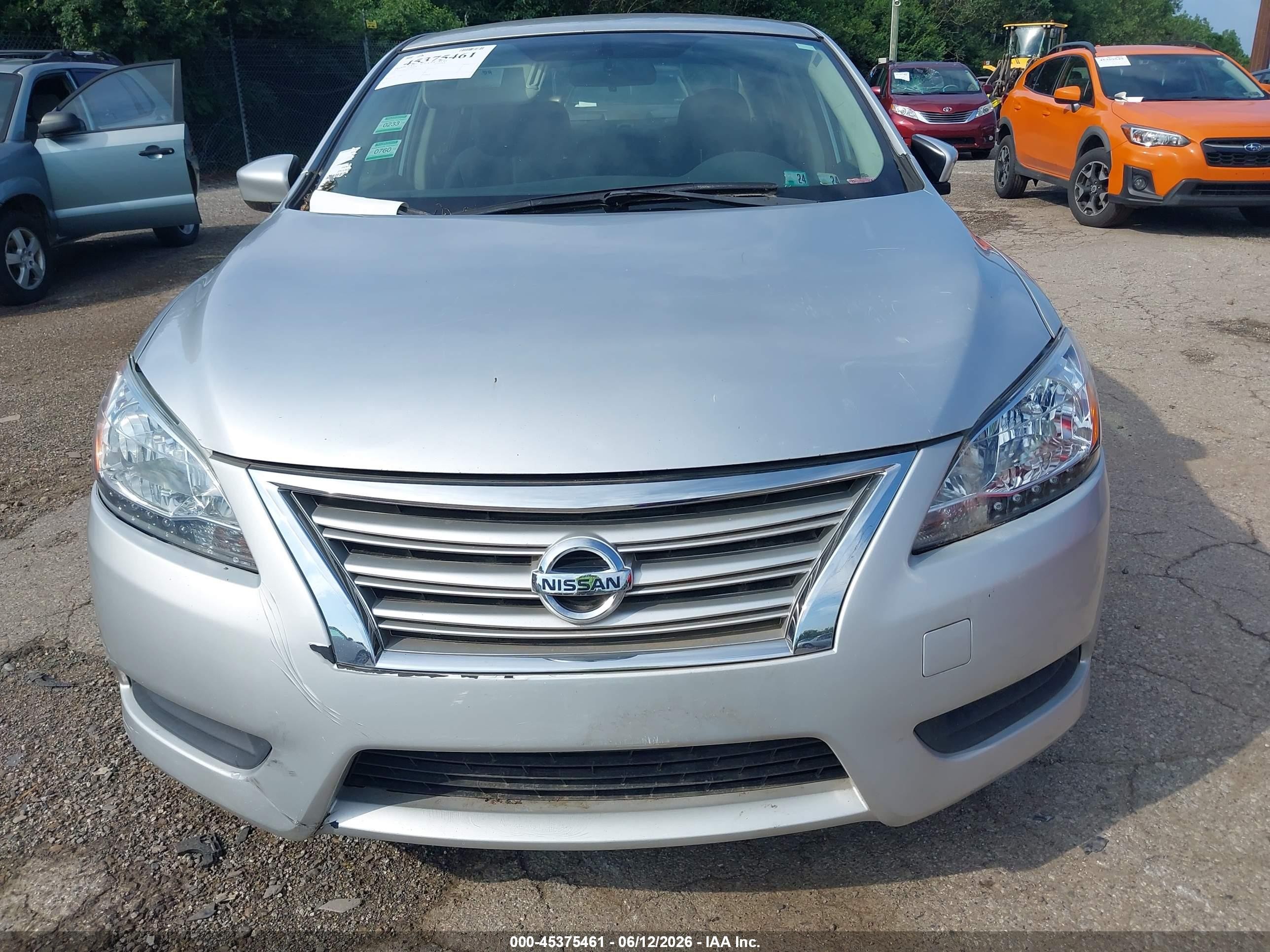 2014 Nissan Sentra S Серебряный vin: 3N1AB7AP1EL687618