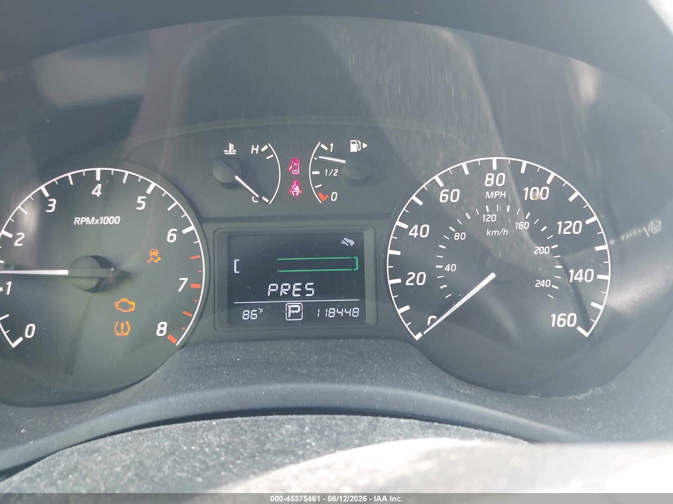 2014 Nissan Sentra S Серебряный vin: 3N1AB7AP1EL687618