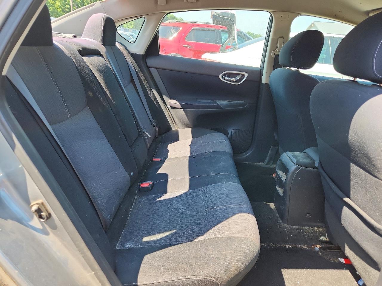 2014 Nissan Sentra Sv Серебряный vin: 3N1AB7AP1EY224039