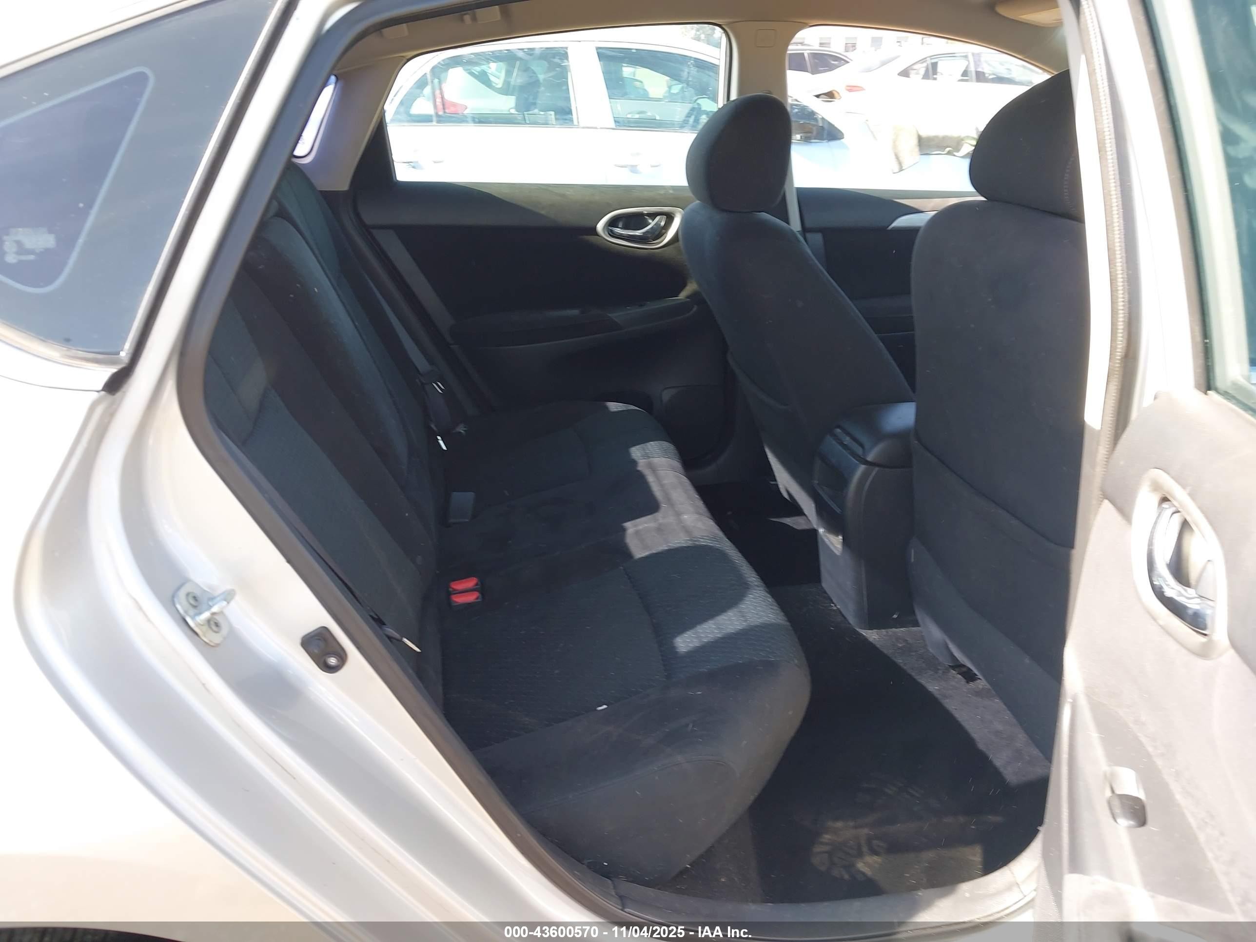 2014 Nissan Sentra Sr Silver vin: 3N1AB7AP1EY337361