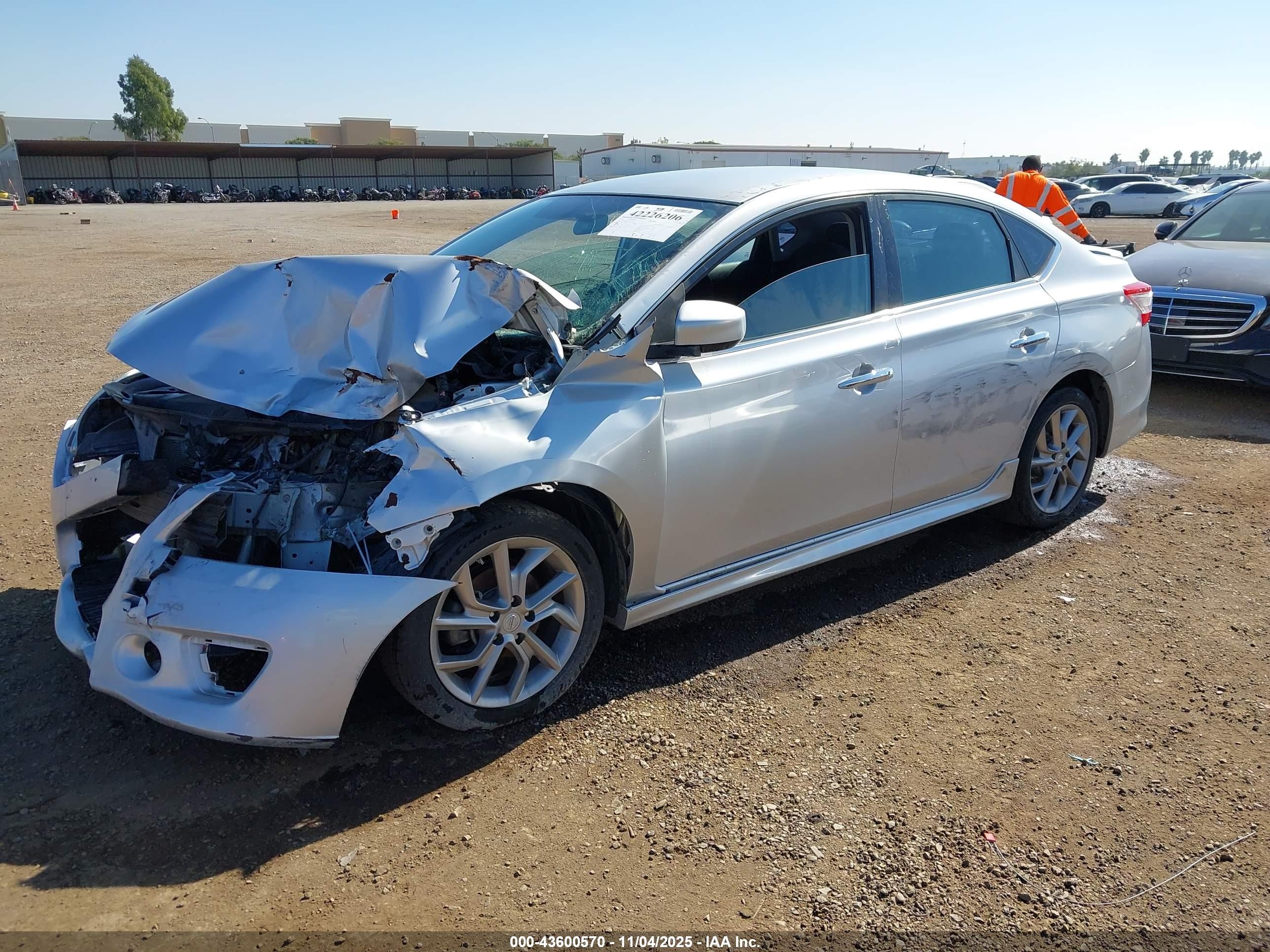 2014 Nissan Sentra Sr Silver vin: 3N1AB7AP1EY337361