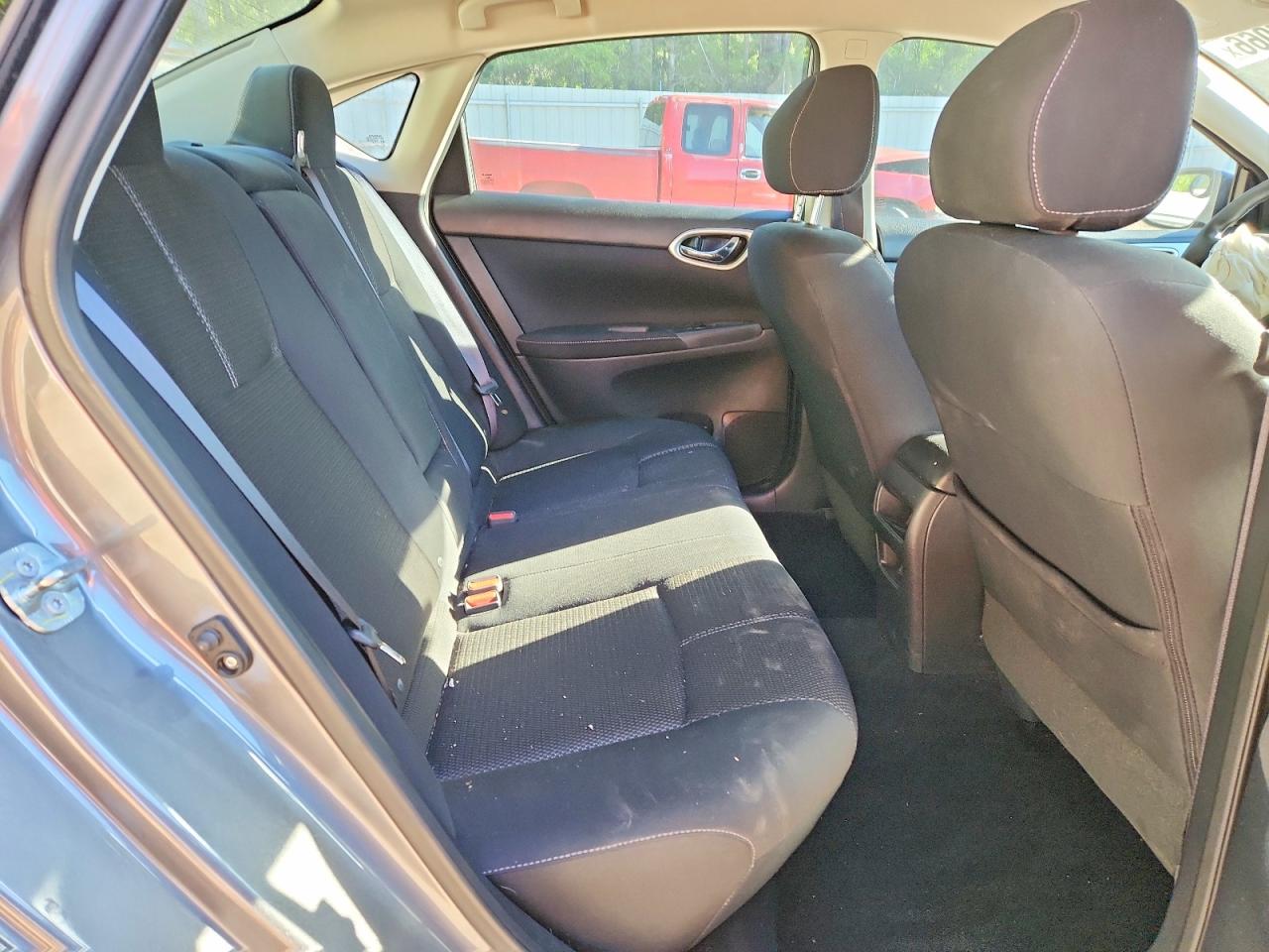 2015 Nissan Sentra S Серый vin: 3N1AB7AP1FY299602