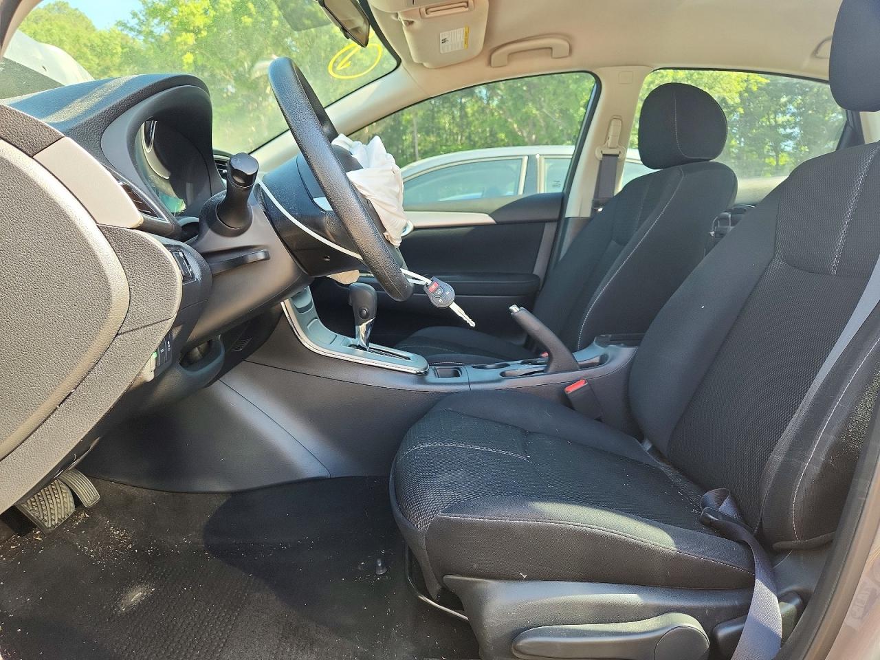 2015 Nissan Sentra S Серый vin: 3N1AB7AP1FY299602