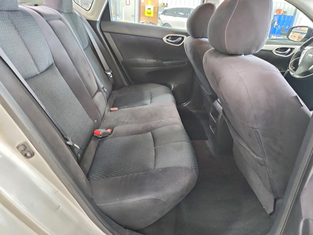 2015 Nissan Sentra Sr Silver vin: 3N1AB7AP1FY342819