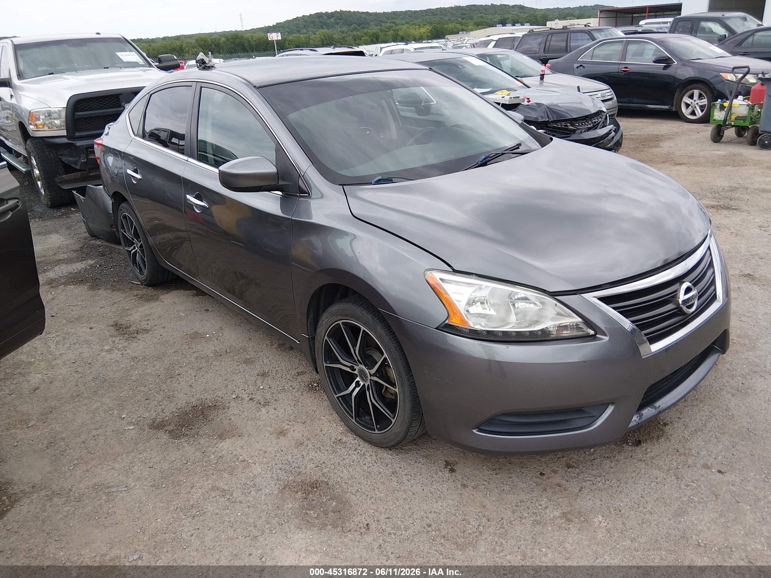 2015 Nissan Sentra S Серый vin: 3N1AB7AP1FY378753