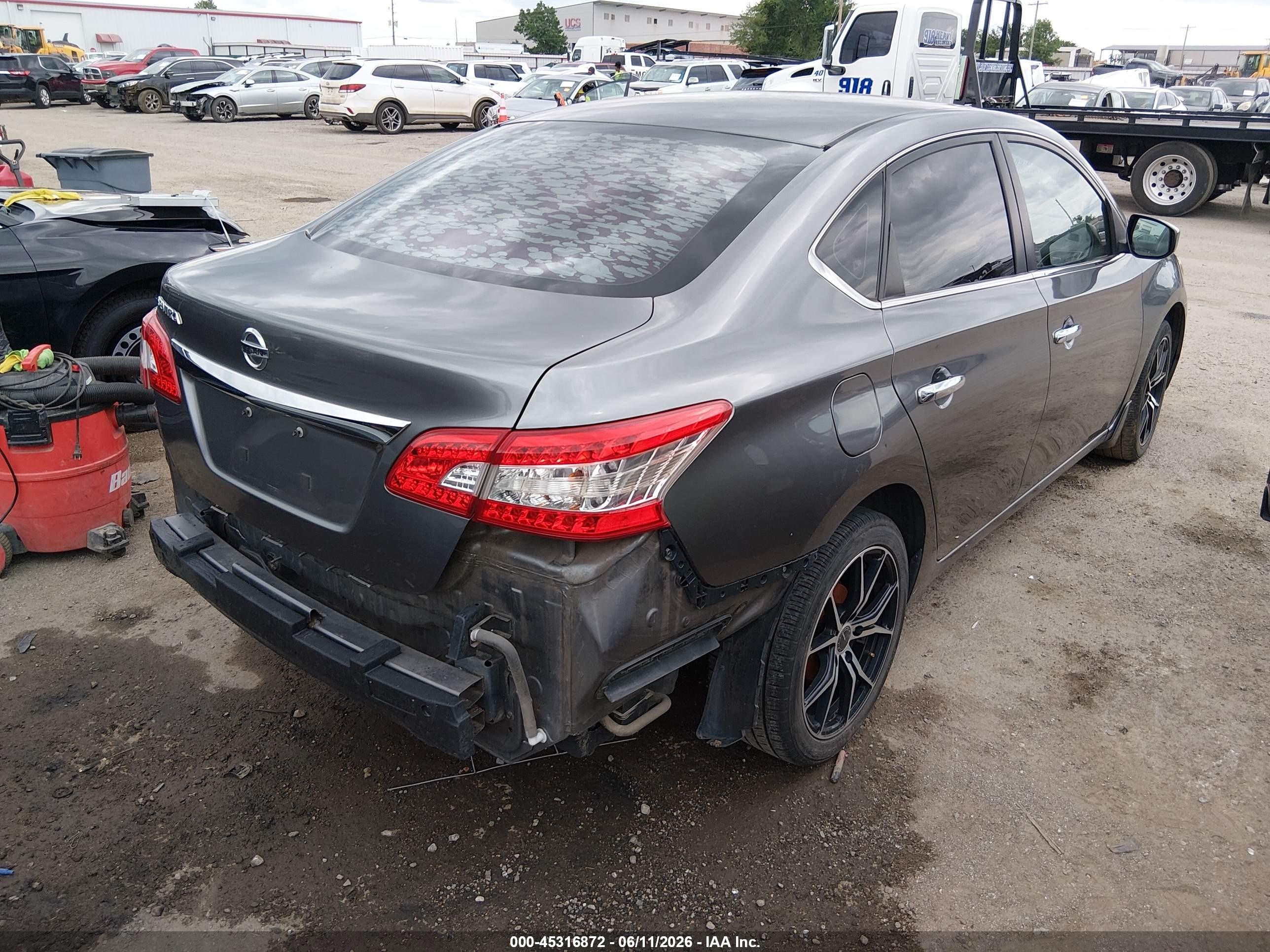 2015 Nissan Sentra S Серый vin: 3N1AB7AP1FY378753
