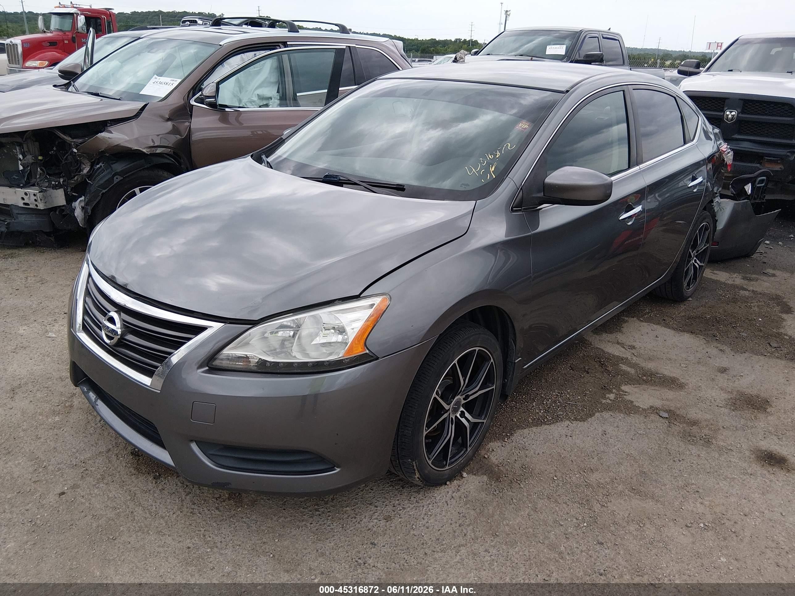 2015 Nissan Sentra S Серый vin: 3N1AB7AP1FY378753