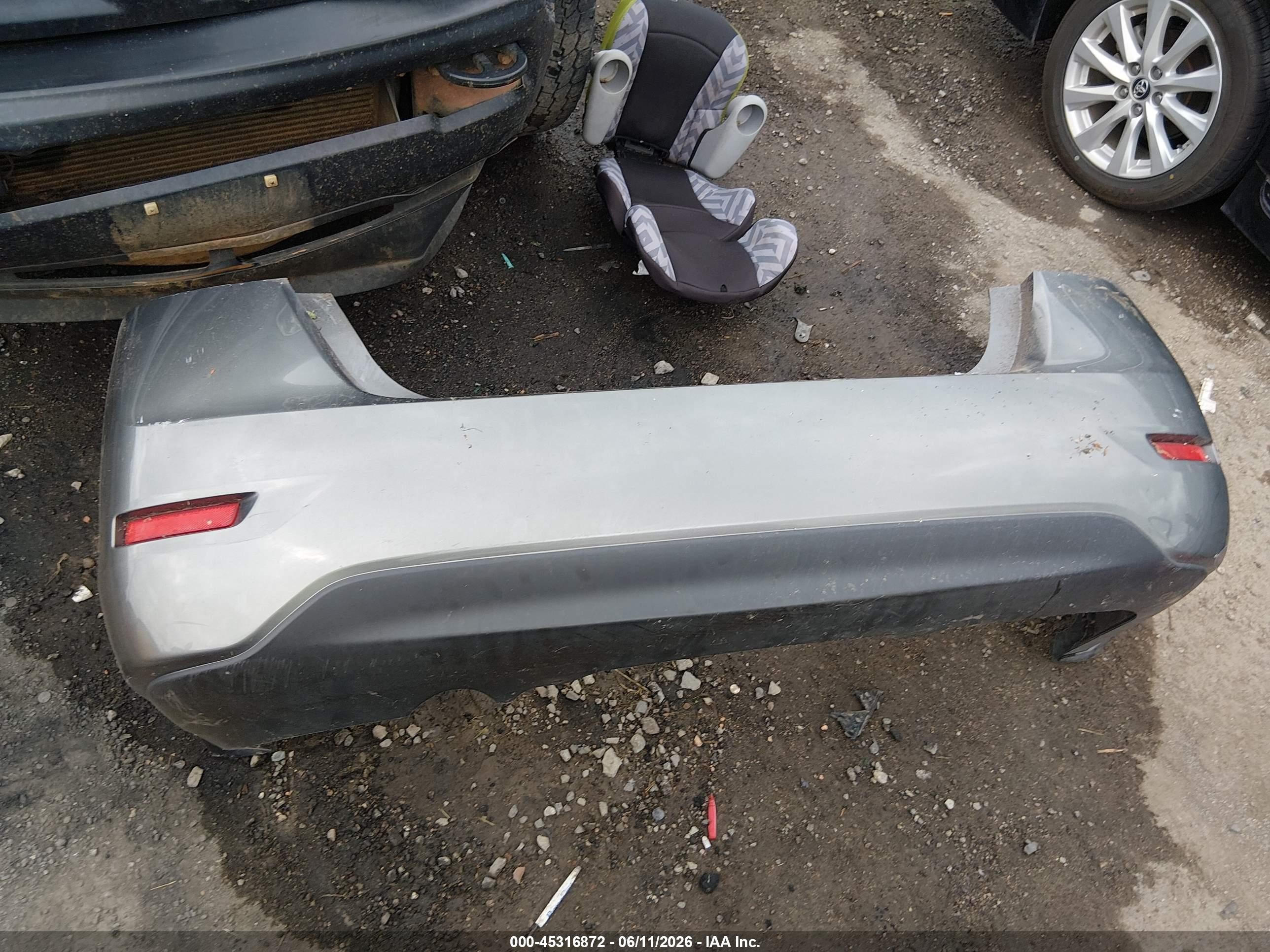 2015 Nissan Sentra S Серый vin: 3N1AB7AP1FY378753