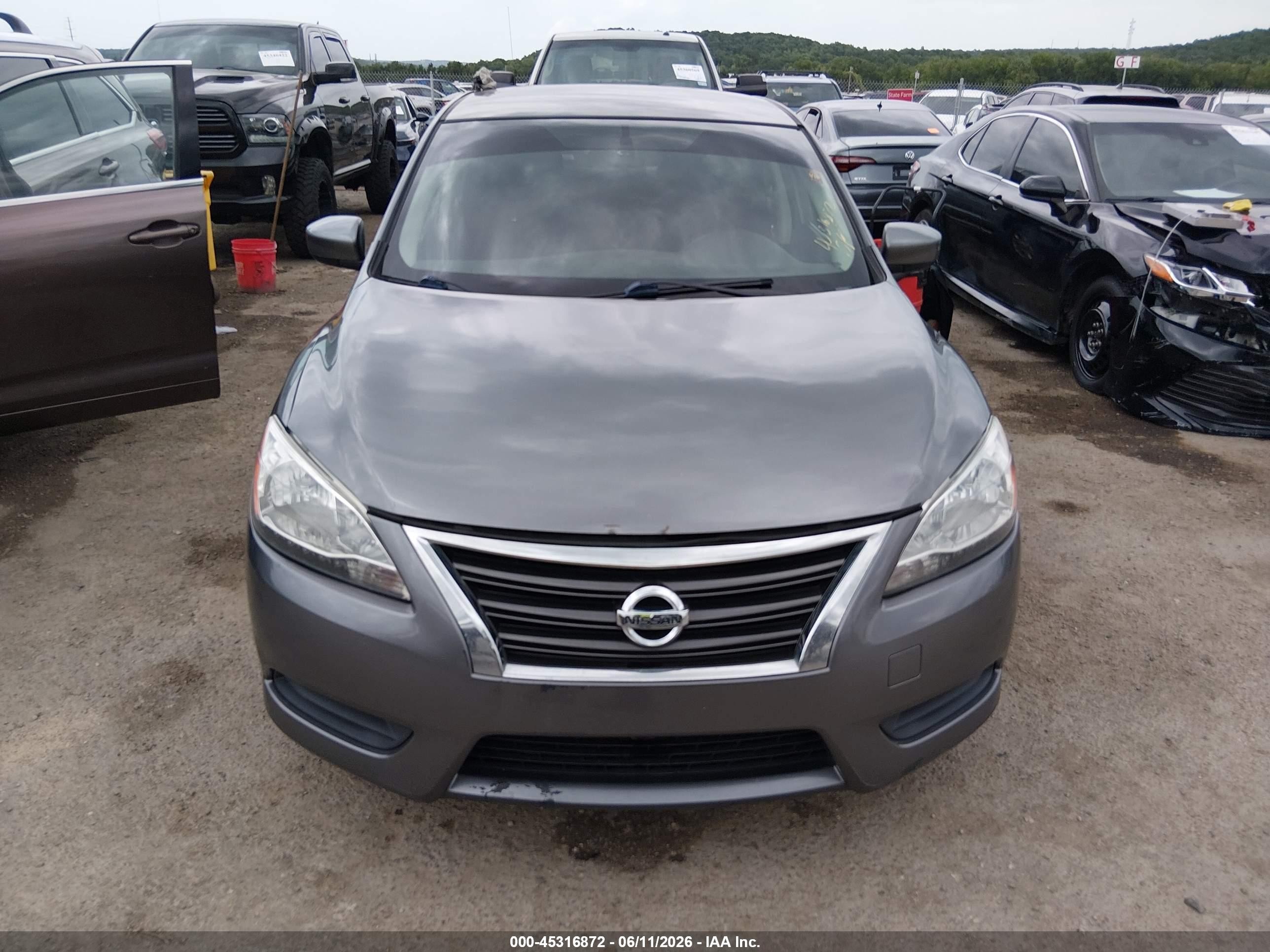 2015 Nissan Sentra S Серый vin: 3N1AB7AP1FY378753