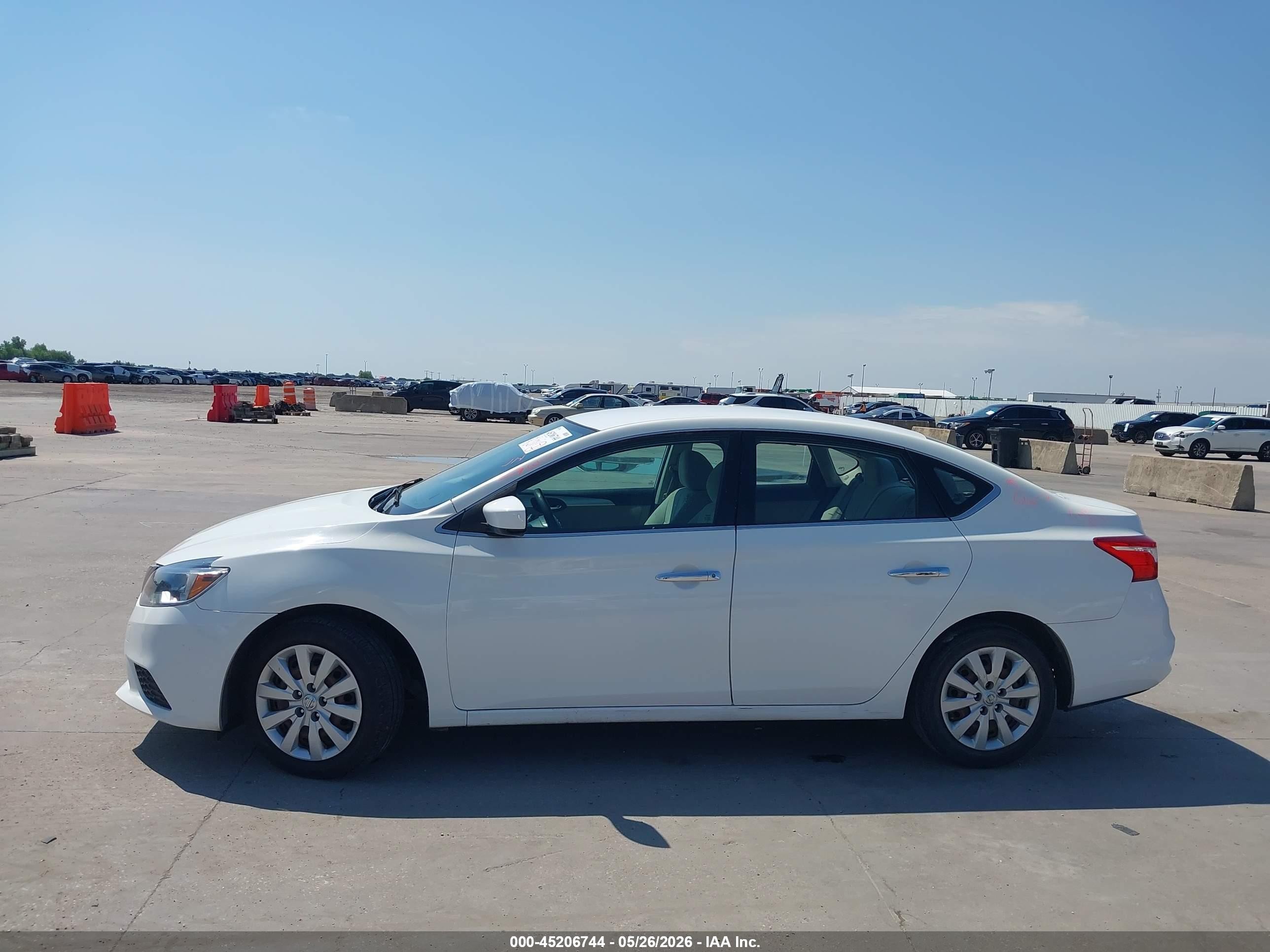 2017 Nissan Sentra S White vin: 3N1AB7AP1HY344086