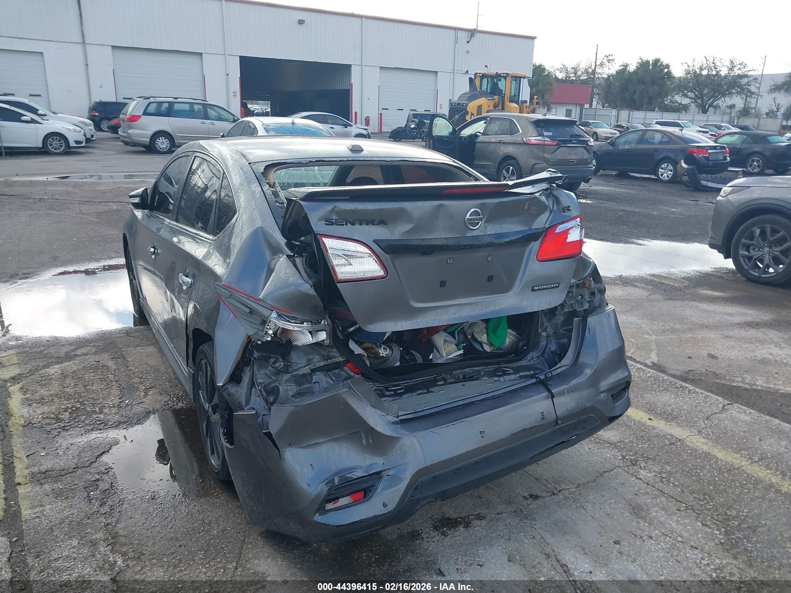 2018 Nissan Sentra Sr Серый vin: 3N1AB7AP1JY234127