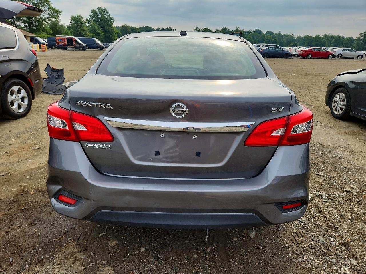 2018 Nissan Sentra S/sv/sr/sl Gray vin: 3N1AB7AP1JY348578