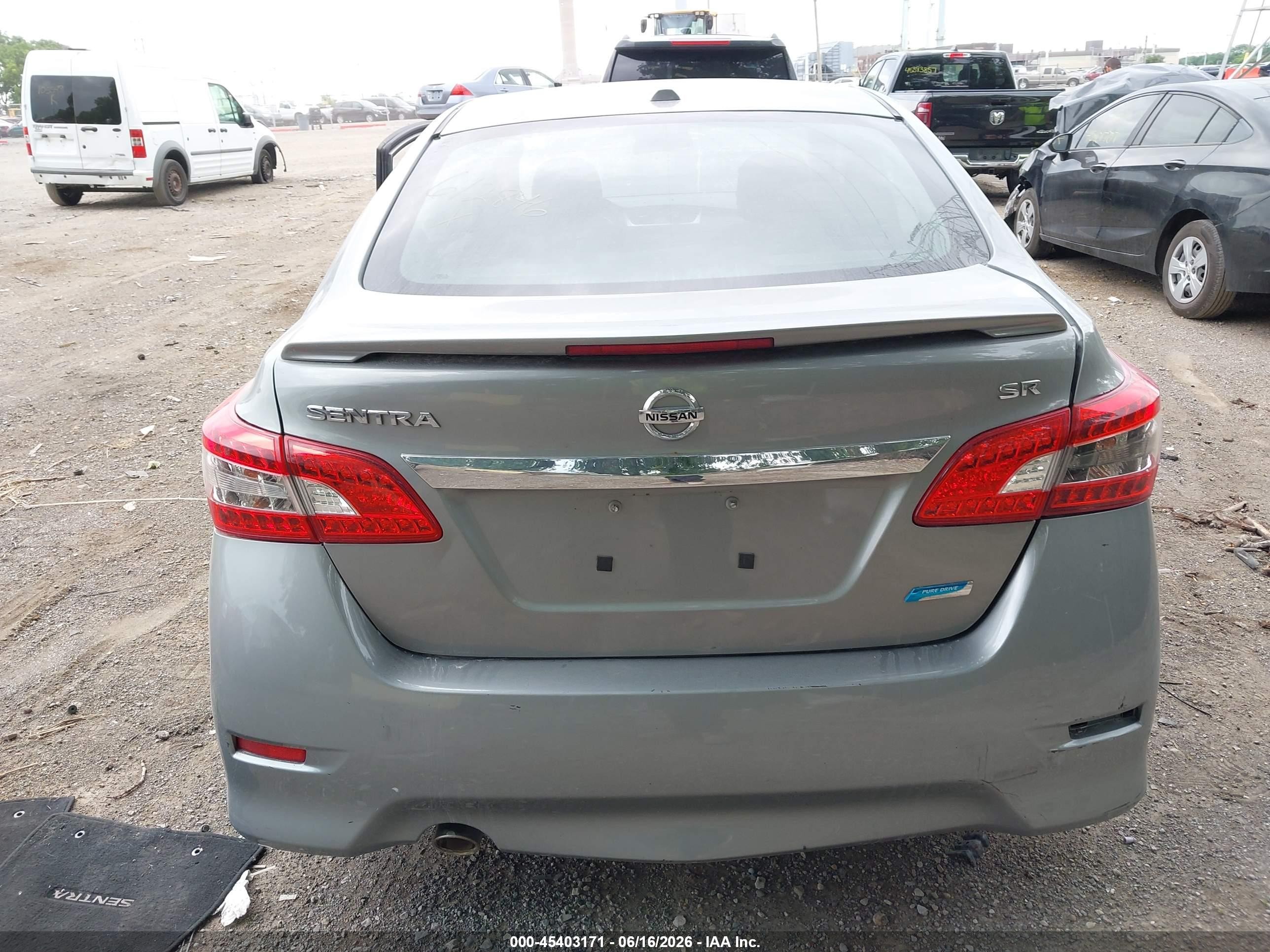 2014 Nissan Sentra Sr Silver vin: 3N1AB7AP2EL612846