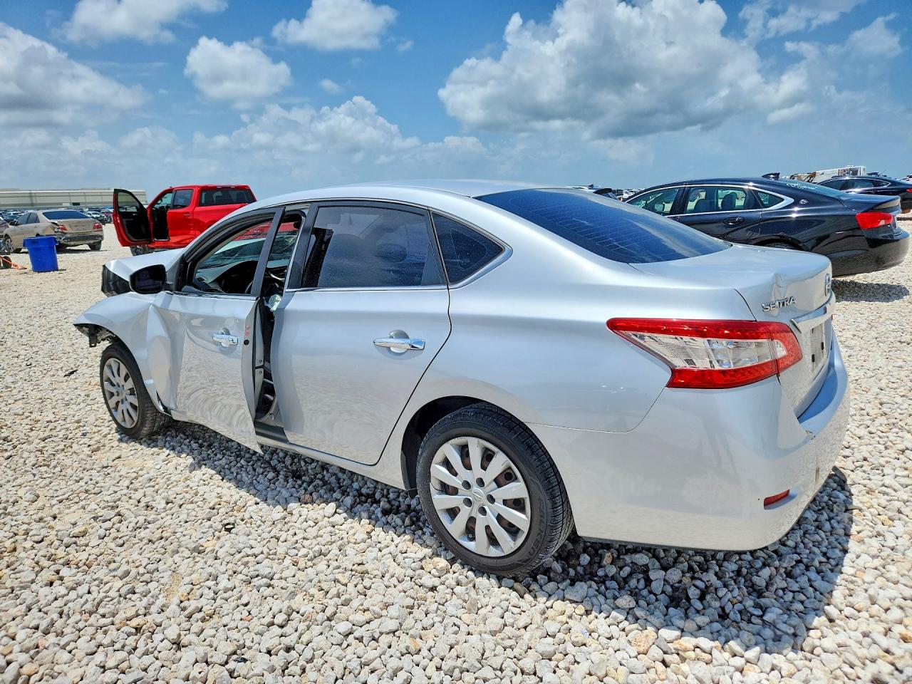 2014 Nissan Sentra Silver vin: 3N1AB7AP2EY215320