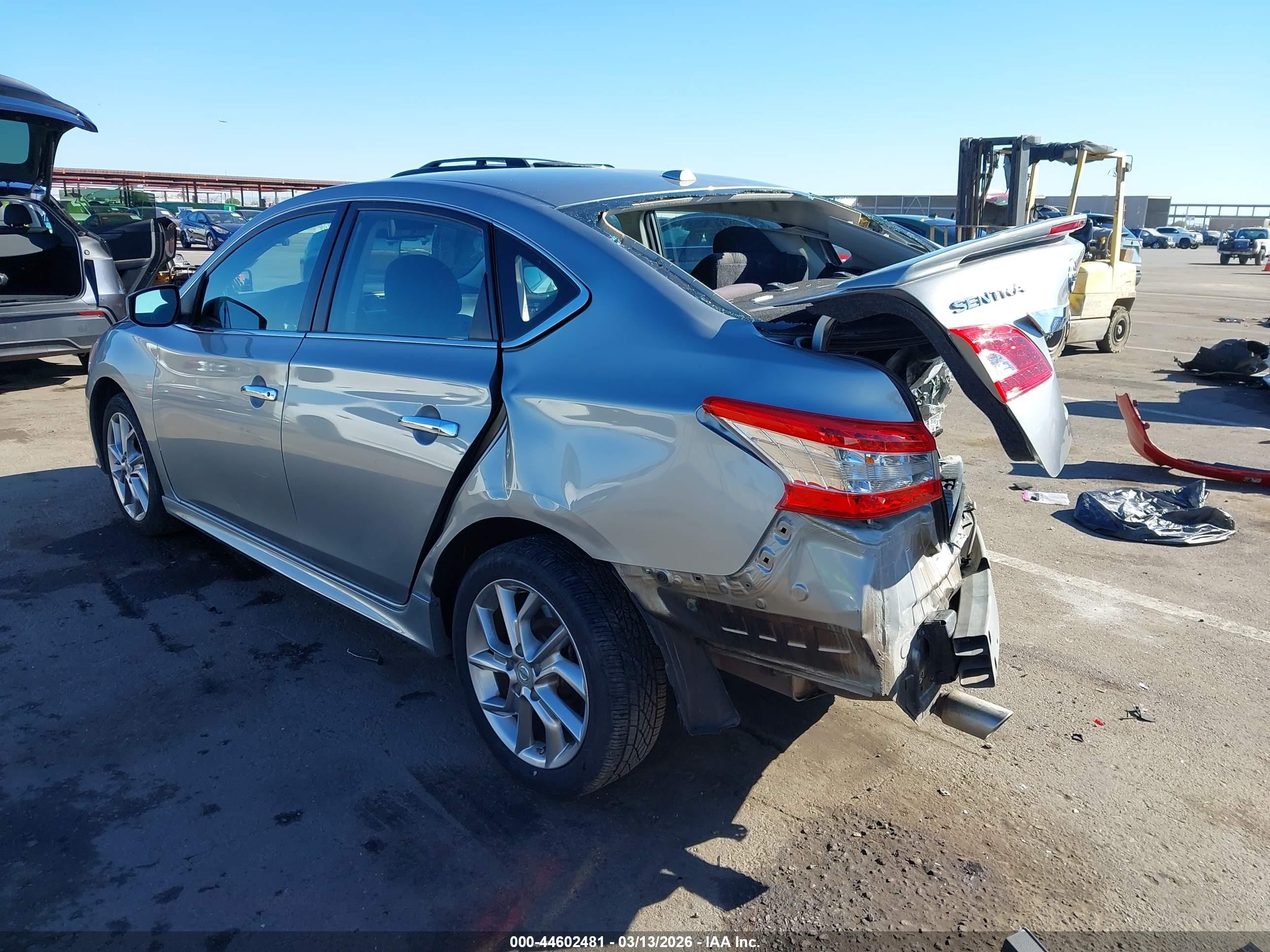 2014 Nissan Sentra Sr Серебряный vin: 3N1AB7AP2EY224633