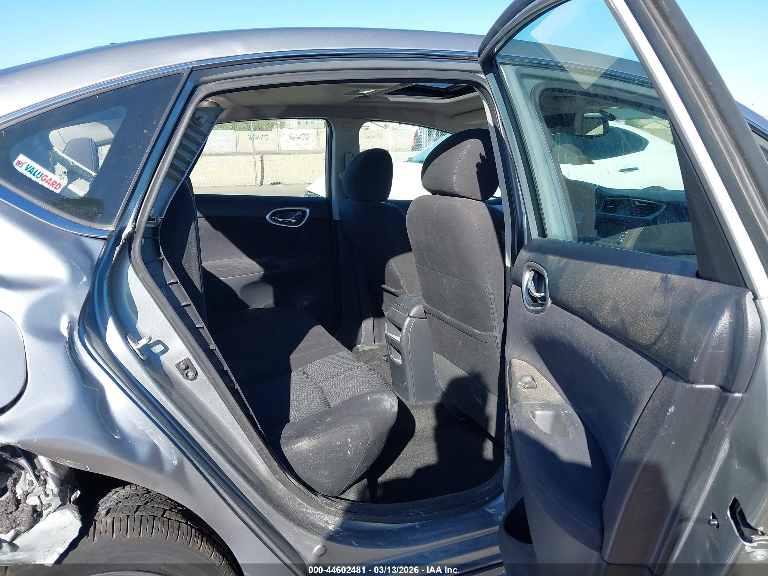2014 Nissan Sentra Sr Серебряный vin: 3N1AB7AP2EY224633