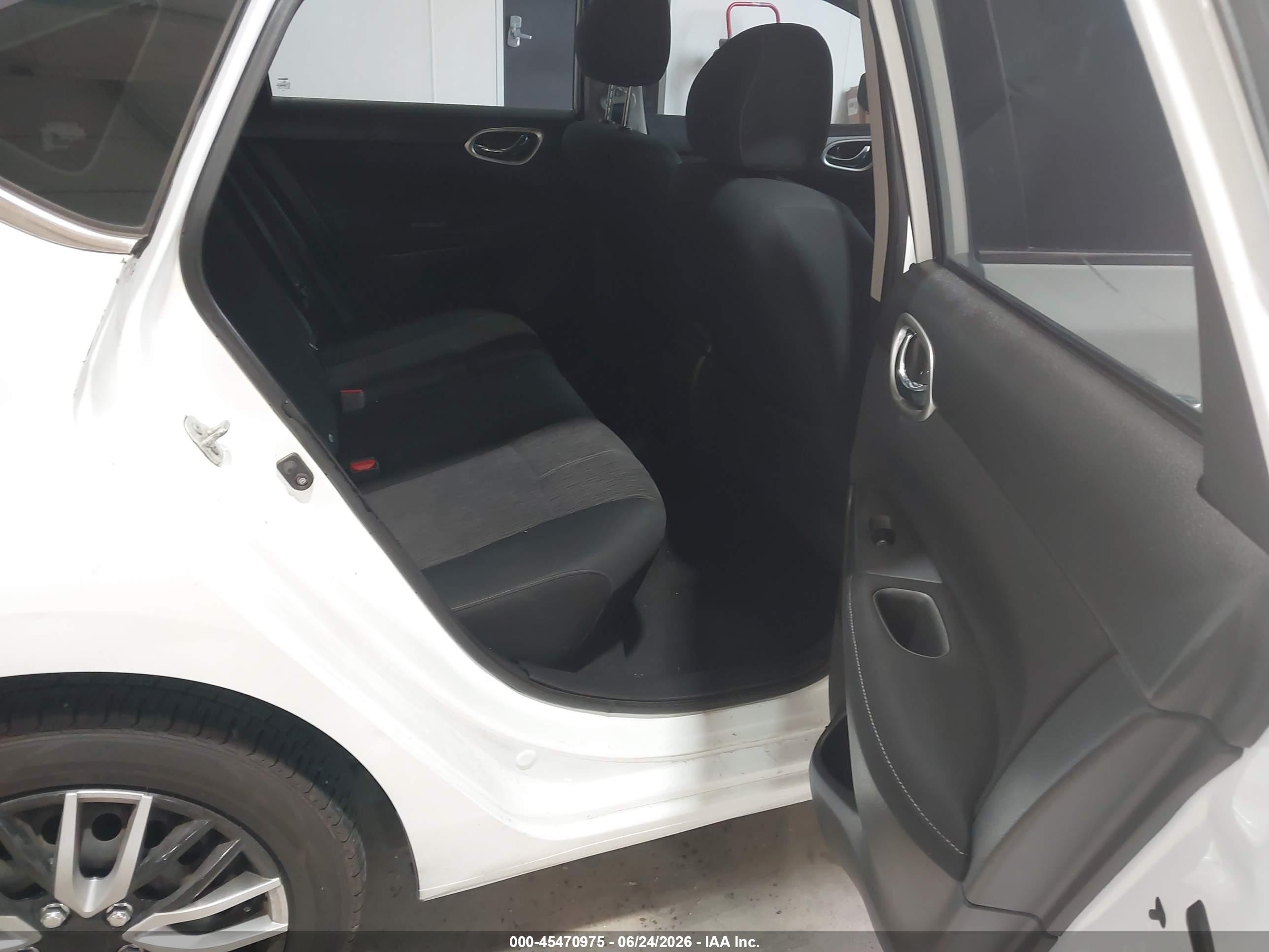 2015 Nissan Sentra Fe+ S/s/sl/sr/sv White vin: 3N1AB7AP2FY217392