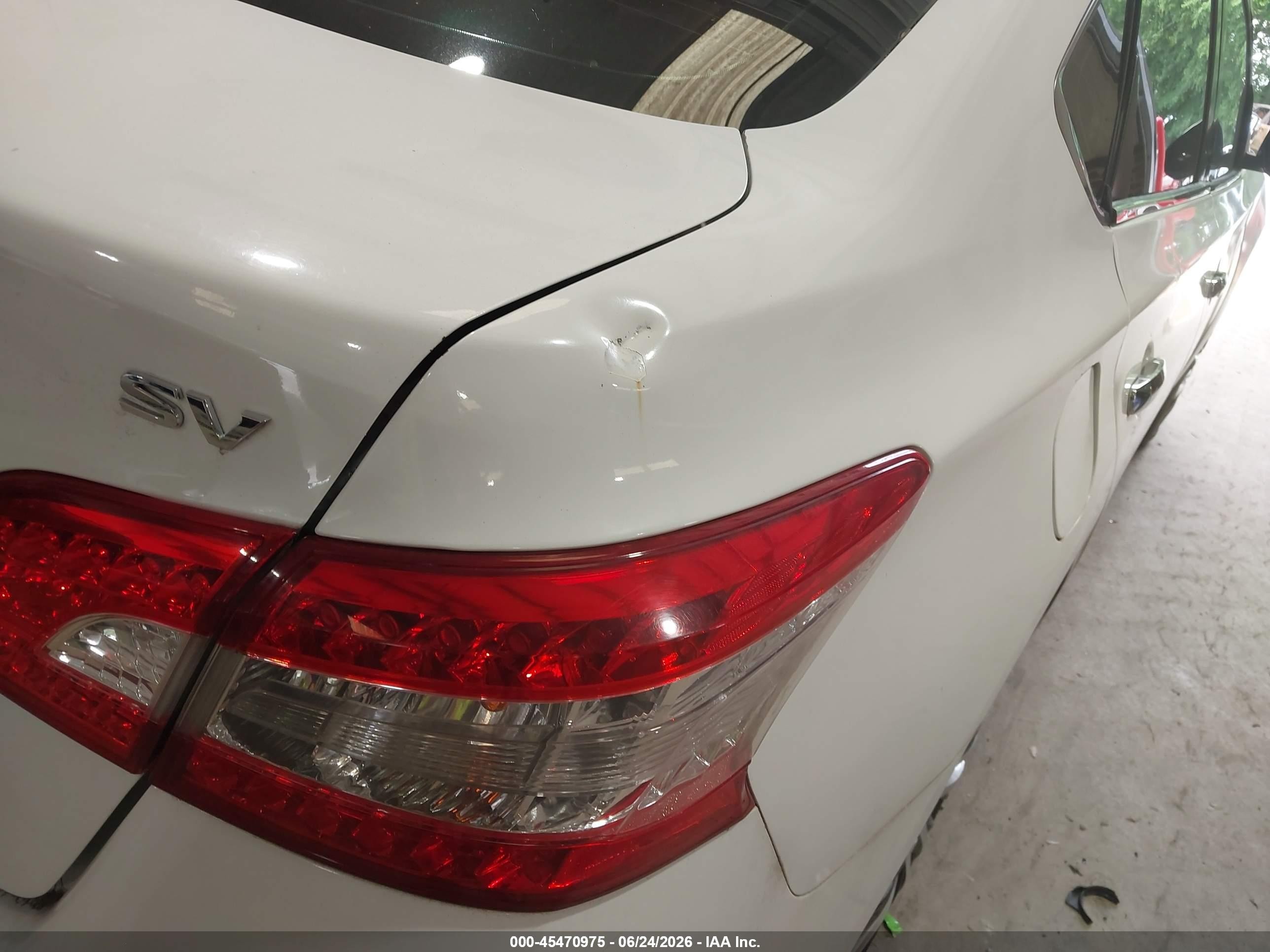 2015 Nissan Sentra Fe+ S/s/sl/sr/sv White vin: 3N1AB7AP2FY217392