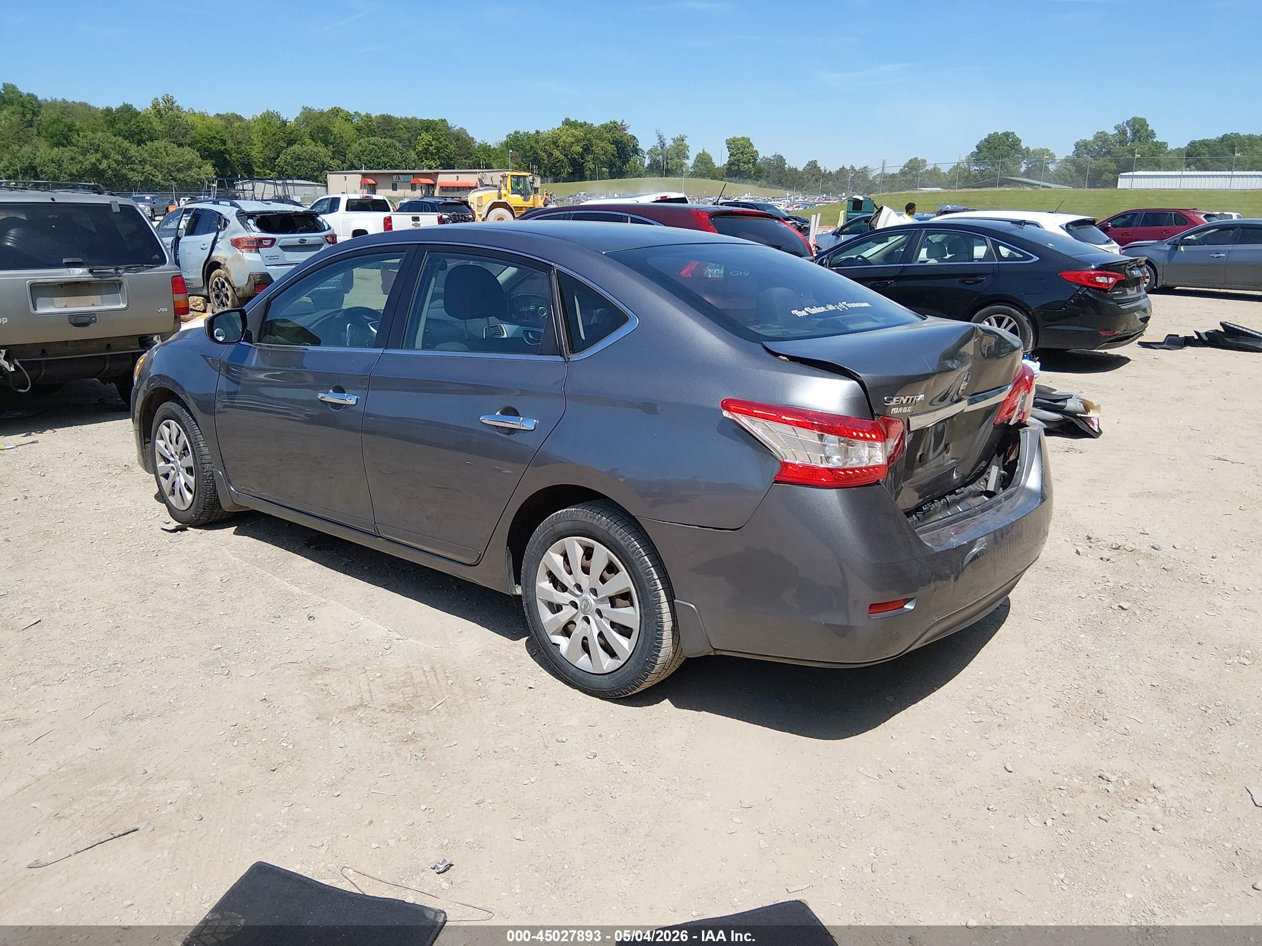 2015 Nissan Sentra S Серебряный vin: 3N1AB7AP2FY226285
