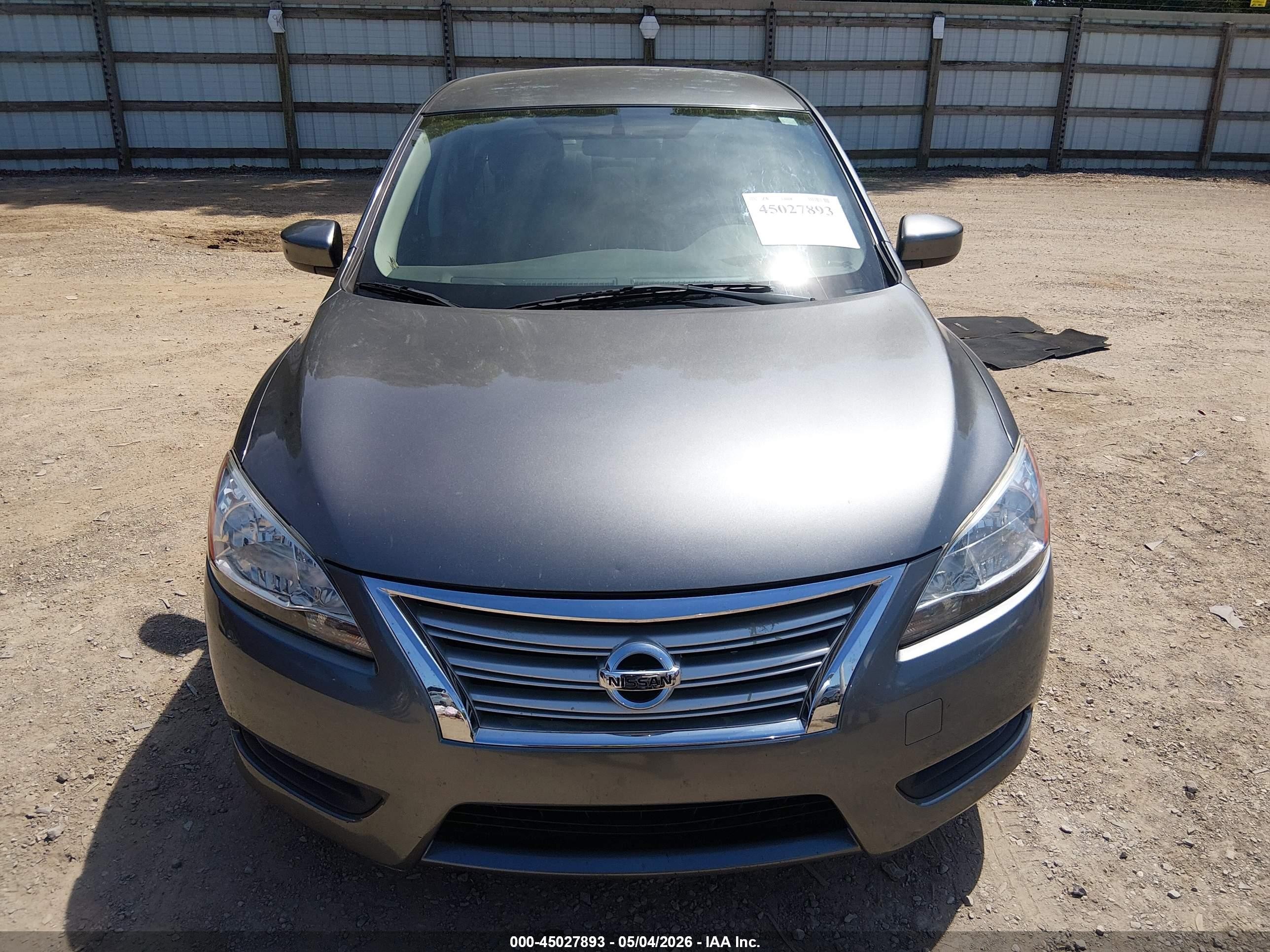 2015 Nissan Sentra S Серебряный vin: 3N1AB7AP2FY226285