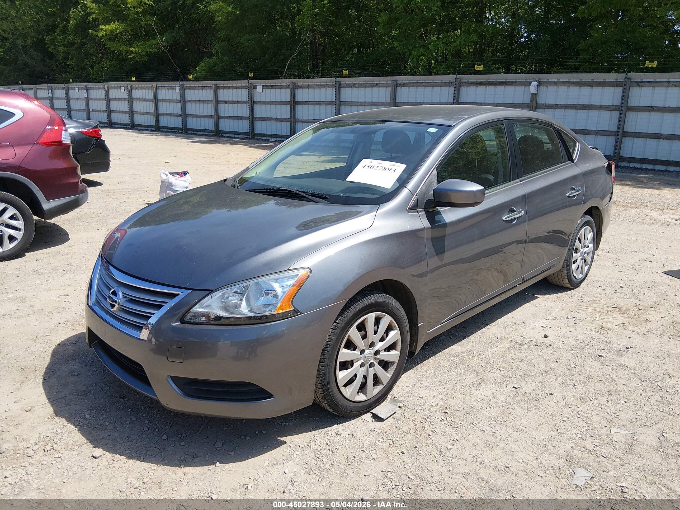 2015 Nissan Sentra S Серебряный vin: 3N1AB7AP2FY226285