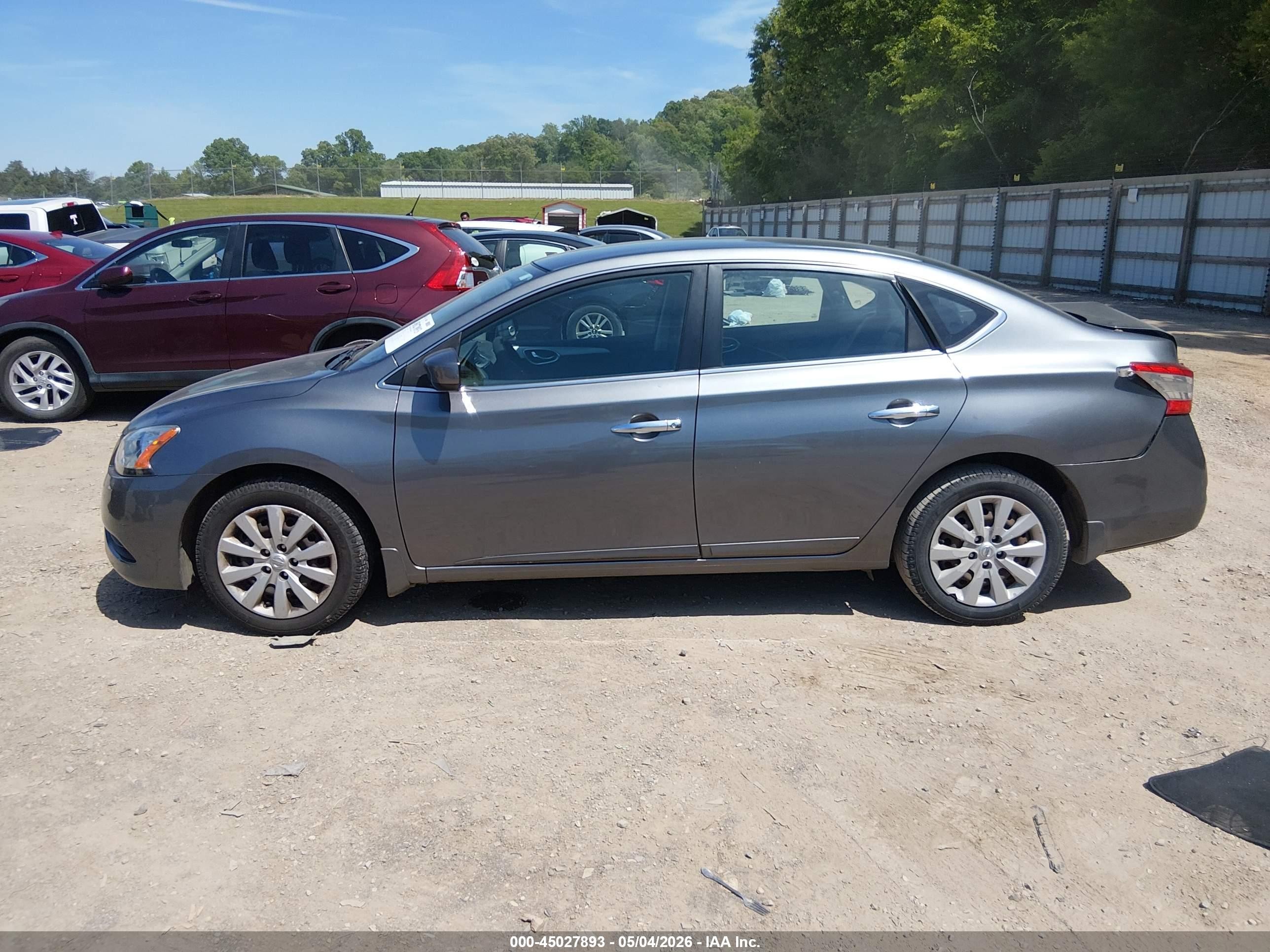2015 Nissan Sentra S Серебряный vin: 3N1AB7AP2FY226285