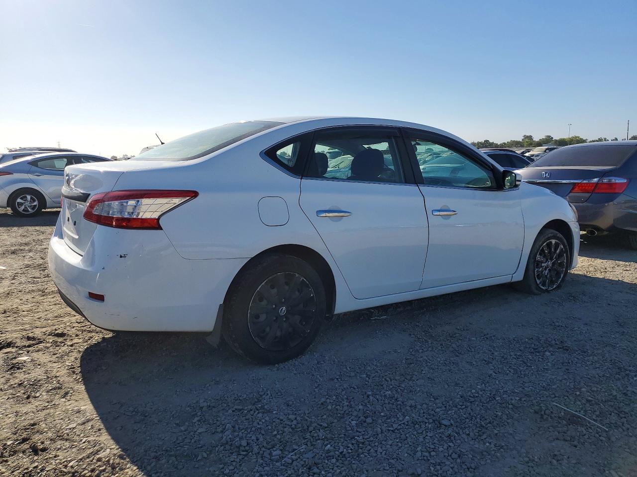 2015 Nissan Sentra S White vin: 3N1AB7AP2FY242230