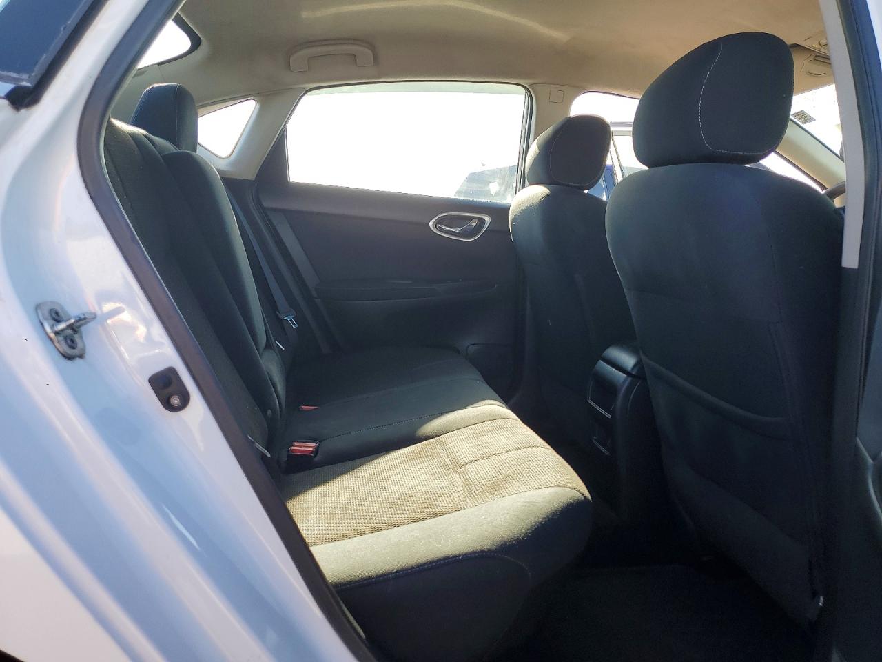 2015 Nissan Sentra S White vin: 3N1AB7AP2FY242230