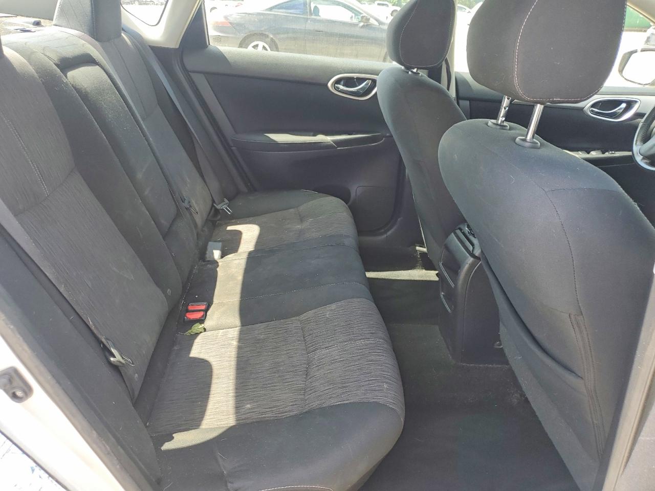 2015 Nissan Sentra Sv Серебряный vin: 3N1AB7AP2FY249324