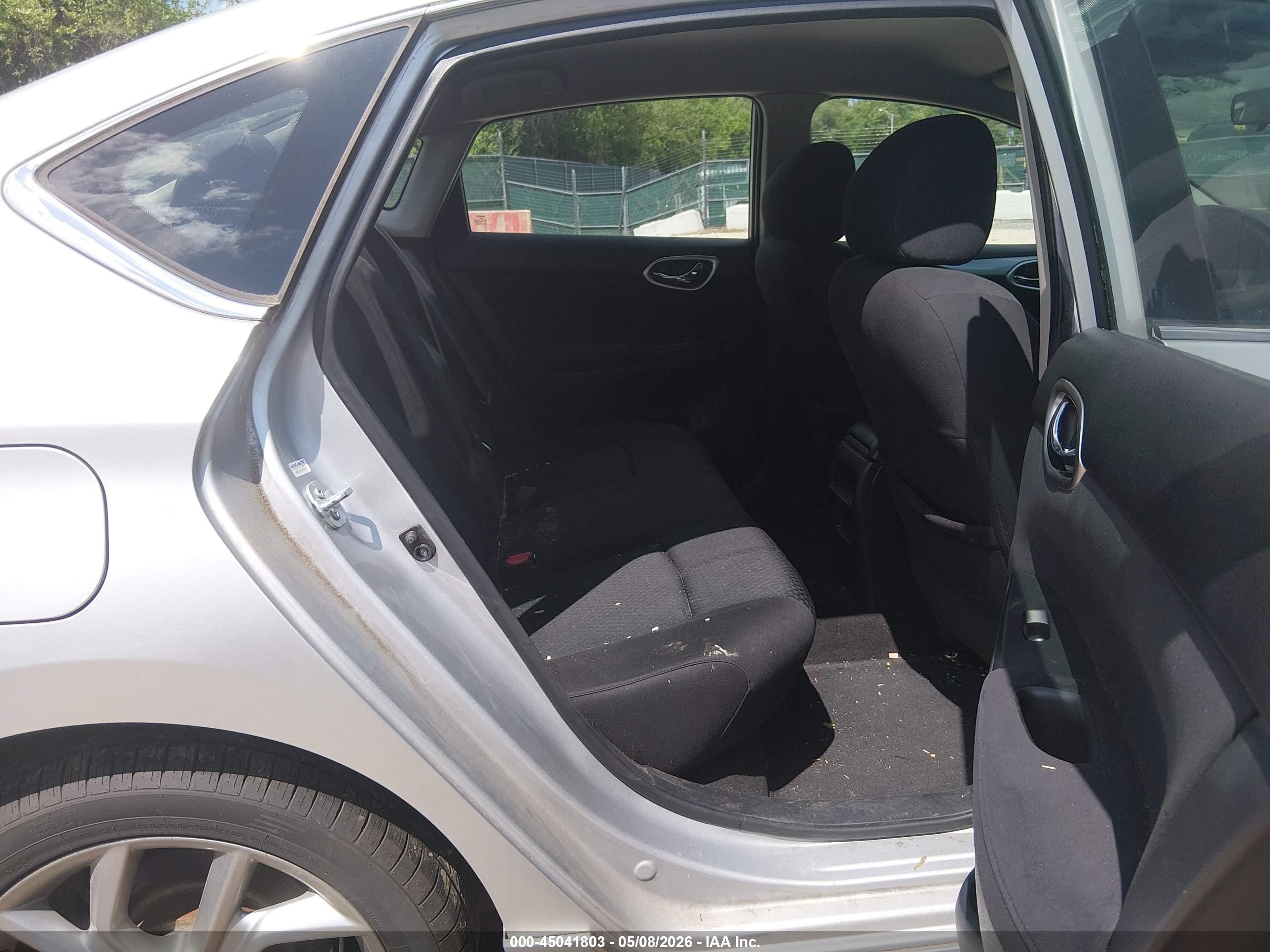 2015 Nissan Sentra Sr Silver vin: 3N1AB7AP2FY265782
