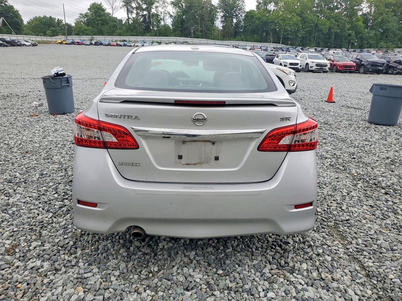 2015 Nissan Sentra Sr Silver vin: 3N1AB7AP2FY305388