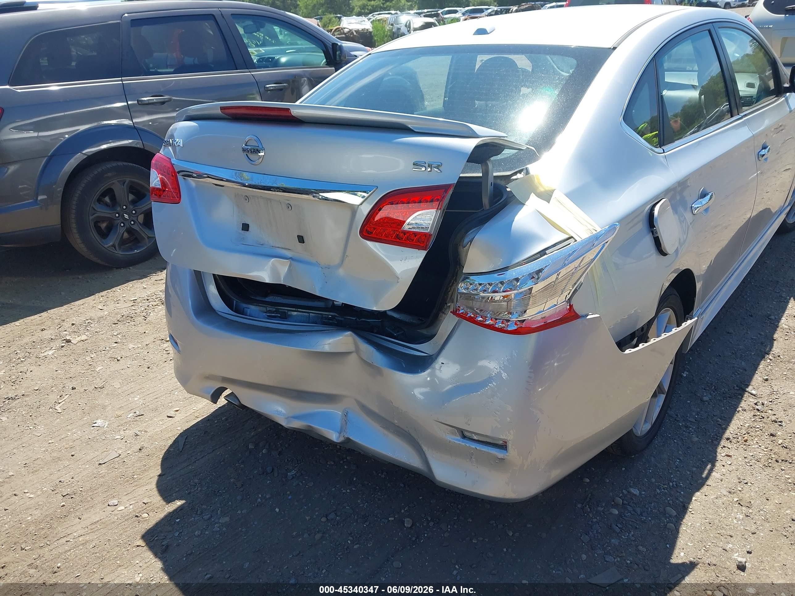 2015 Nissan Sentra Sr Silver vin: 3N1AB7AP2FY307044