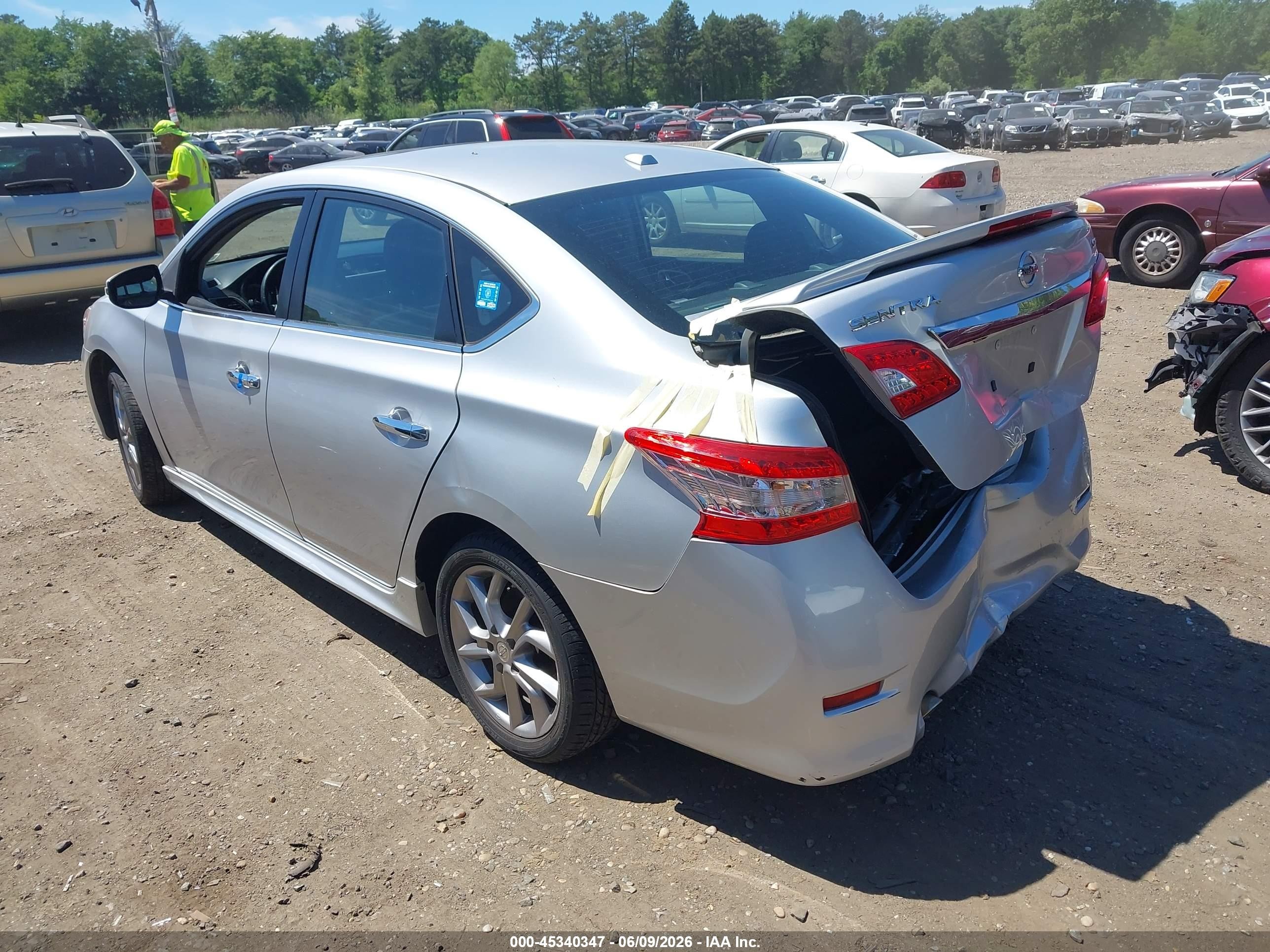 2015 Nissan Sentra Sr Silver vin: 3N1AB7AP2FY307044
