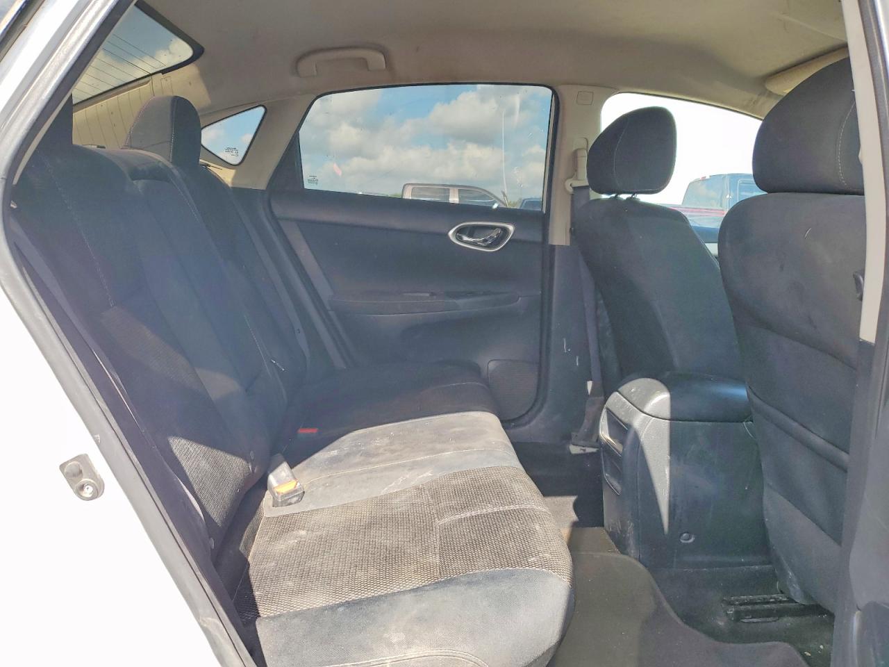 2015 Nissan Sentra S White vin: 3N1AB7AP2FY326094