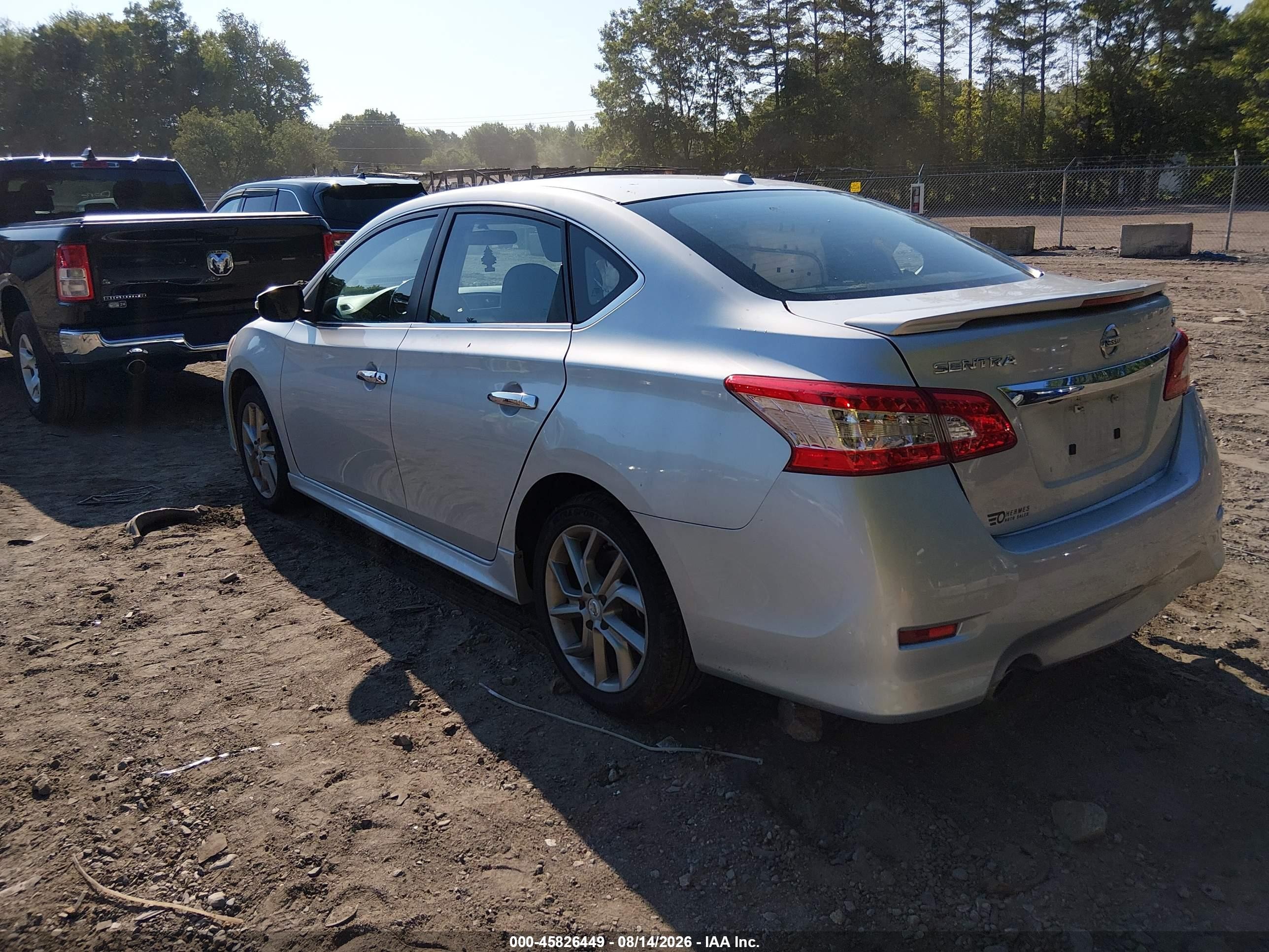 2015 Nissan Sentra Sr Silver vin: 3N1AB7AP2FY330128