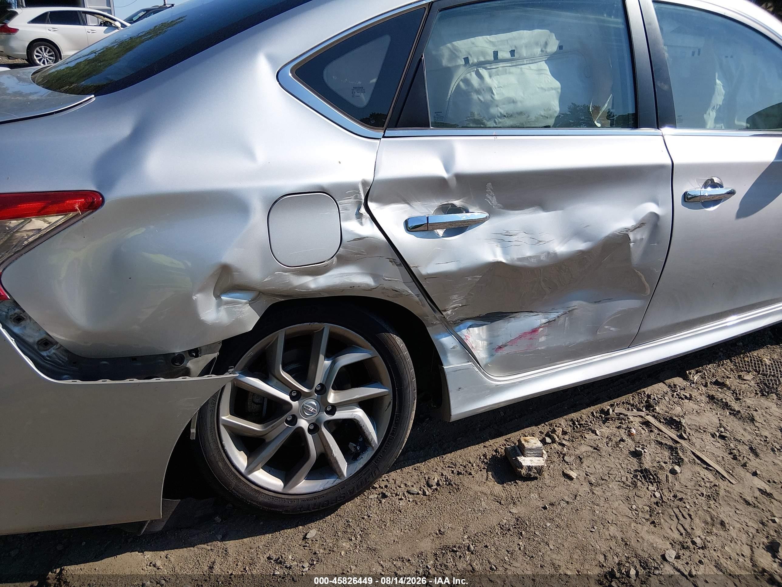 2015 Nissan Sentra Sr Silver vin: 3N1AB7AP2FY330128