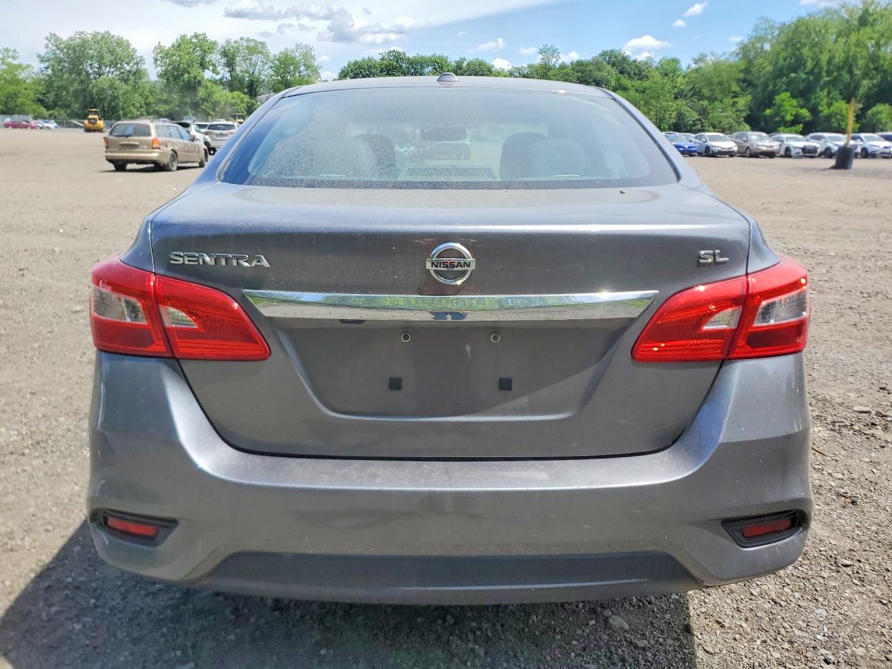 2018 Nissan Sentra Sl Gray vin: 3N1AB7AP2JY221581
