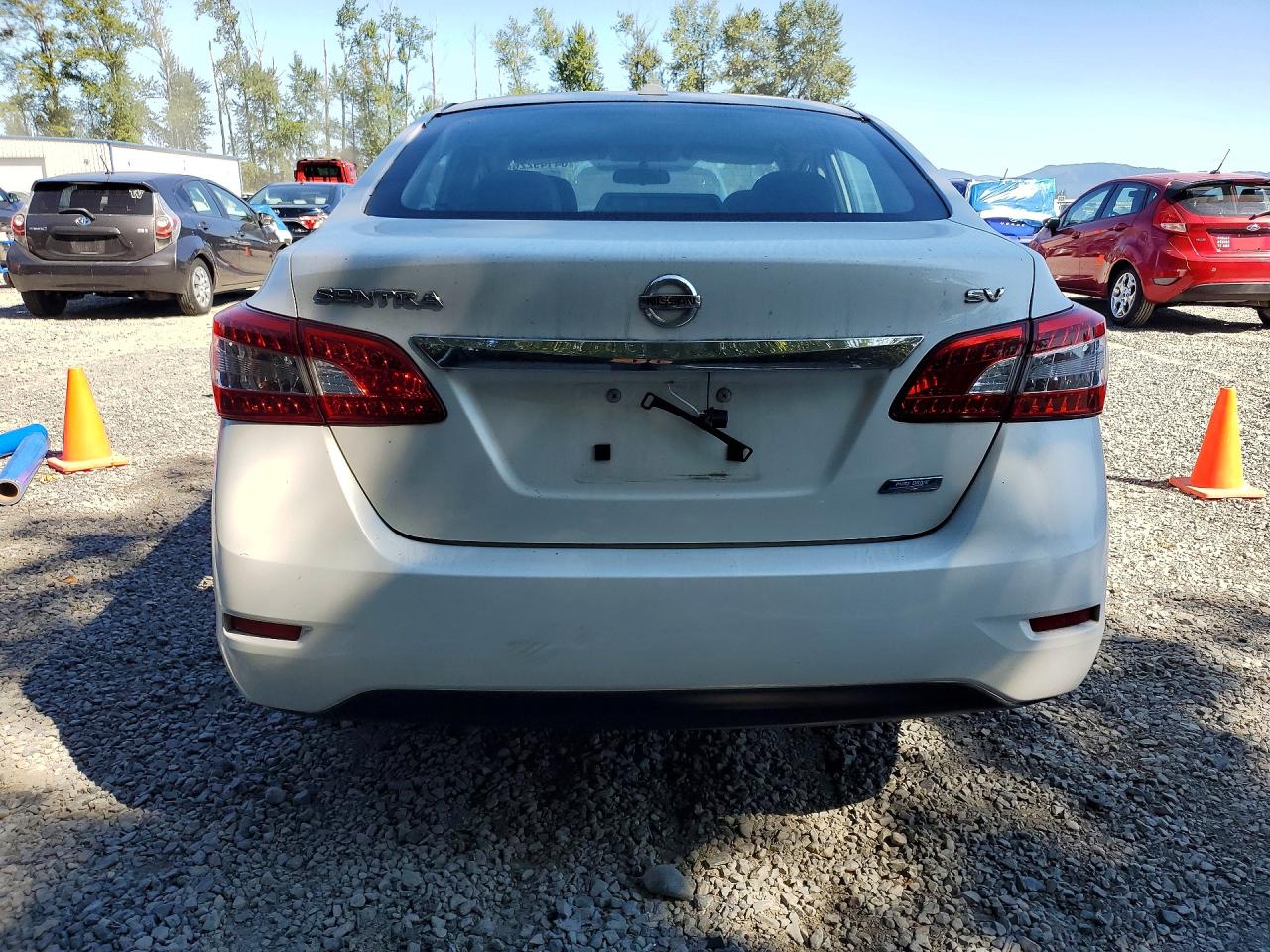 2013 Nissan Sentra S Белый vin: 3N1AB7AP3DL635678