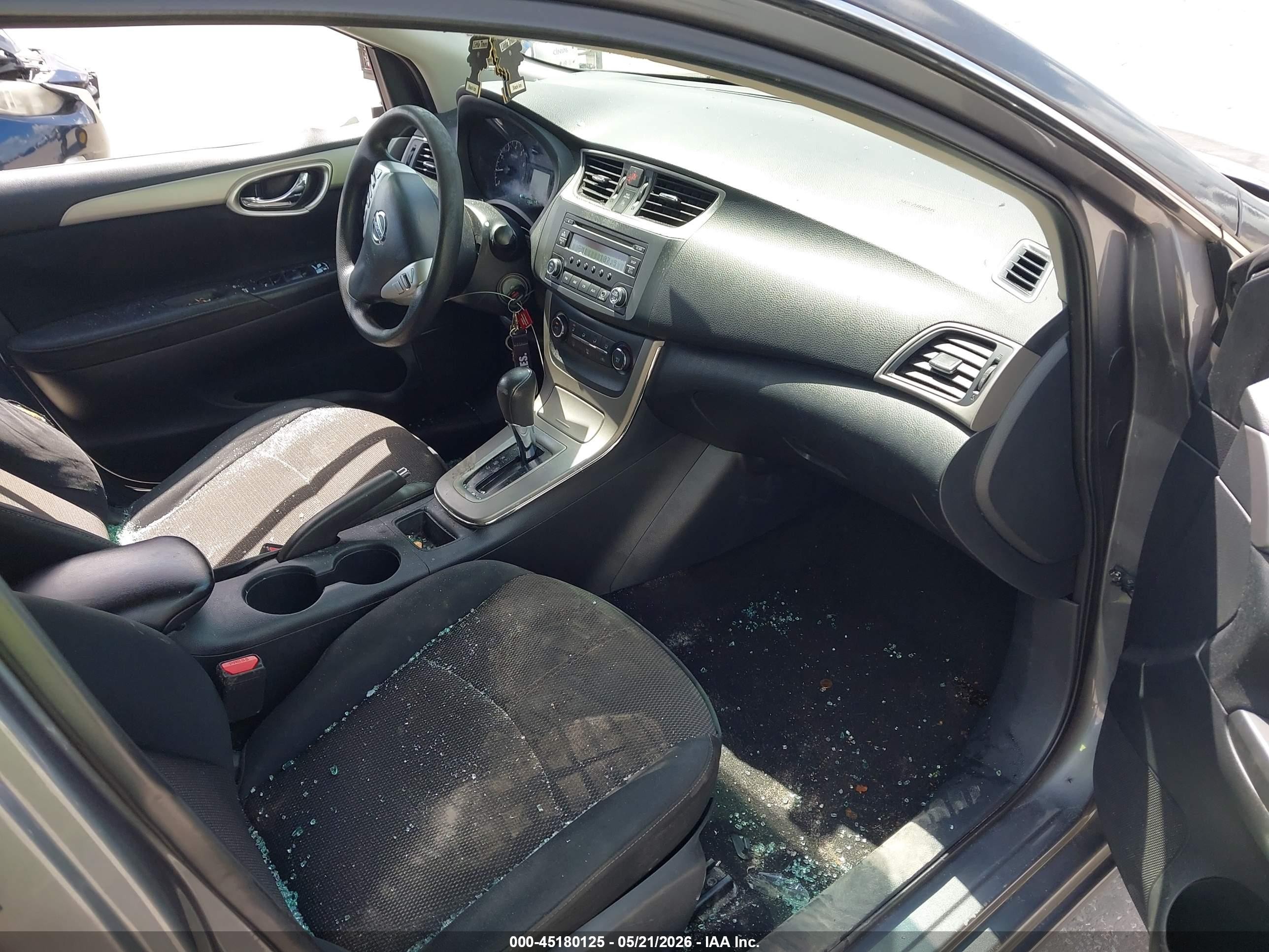 2015 Nissan Sentra S Серый vin: 3N1AB7AP3FY230393