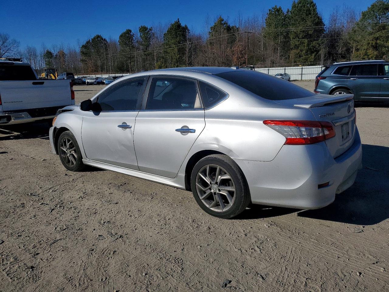 2015 Nissan Sentra S Серебряный vin: 3N1AB7AP3FY234816
