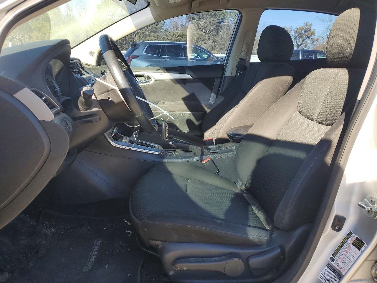 2015 Nissan Sentra S Серебряный vin: 3N1AB7AP3FY234816