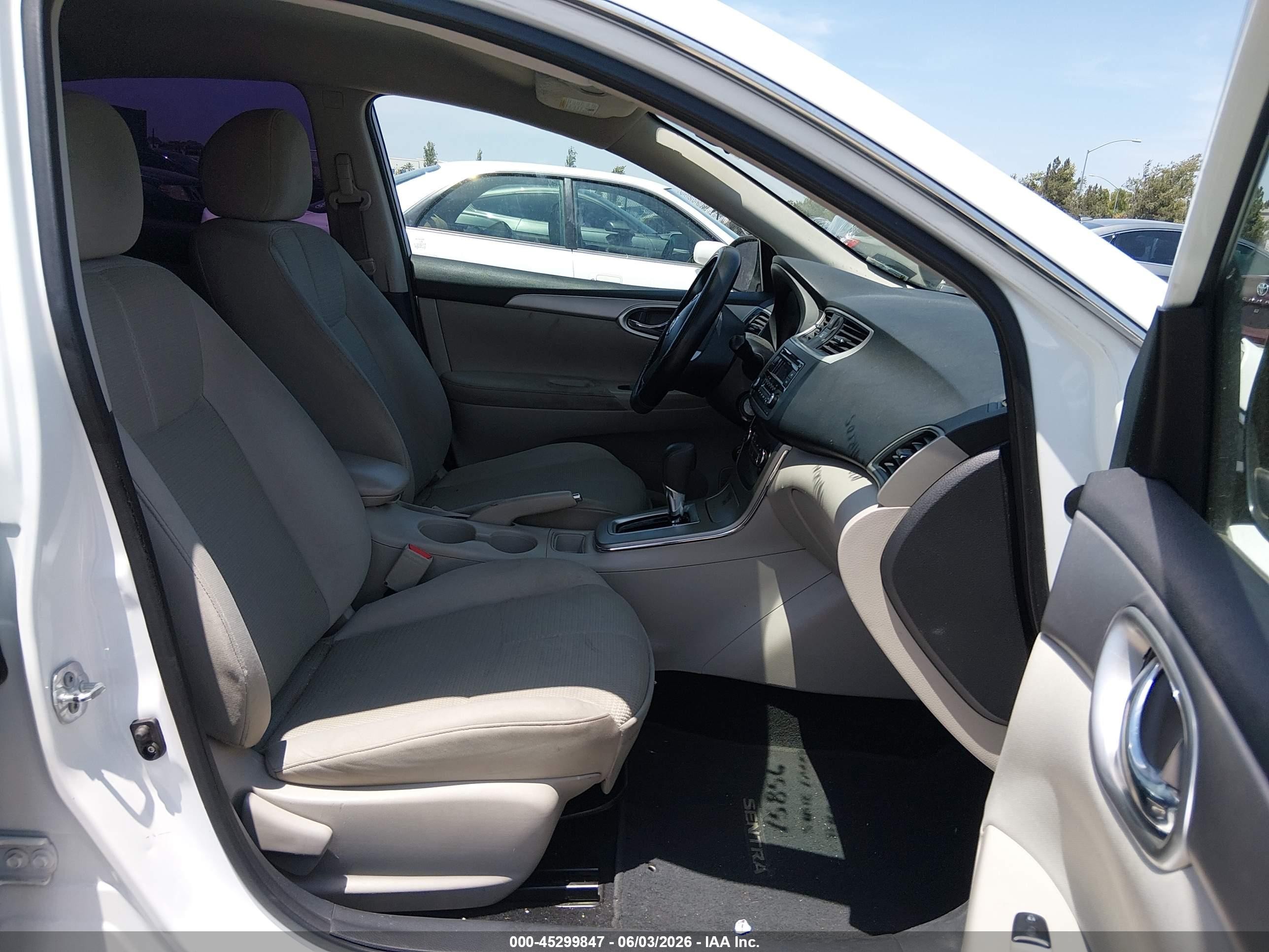 2015 Nissan Sentra S Белый vin: 3N1AB7AP3FY264169