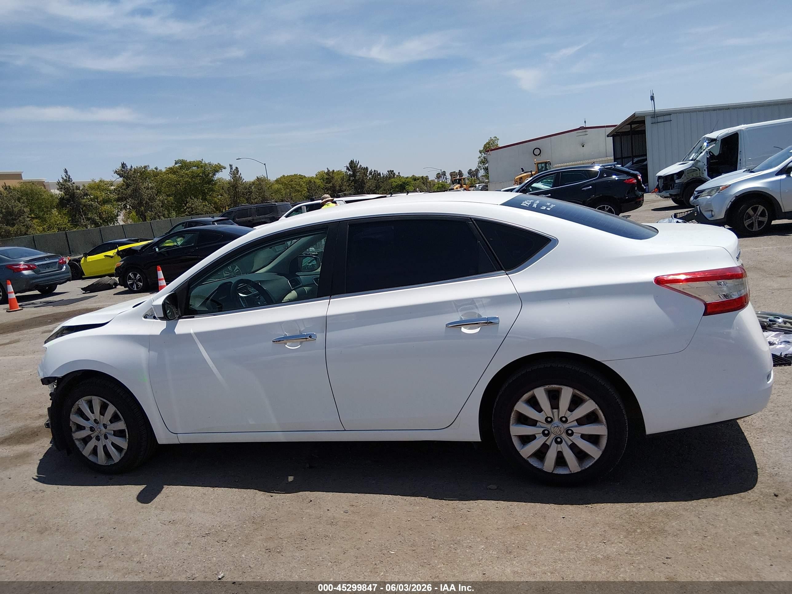 2015 Nissan Sentra S Белый vin: 3N1AB7AP3FY264169