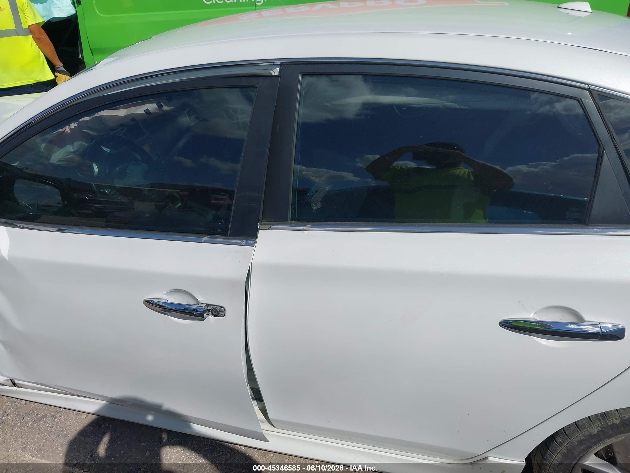 2015 Nissan Sentra Sr White vin: 3N1AB7AP3FY276015