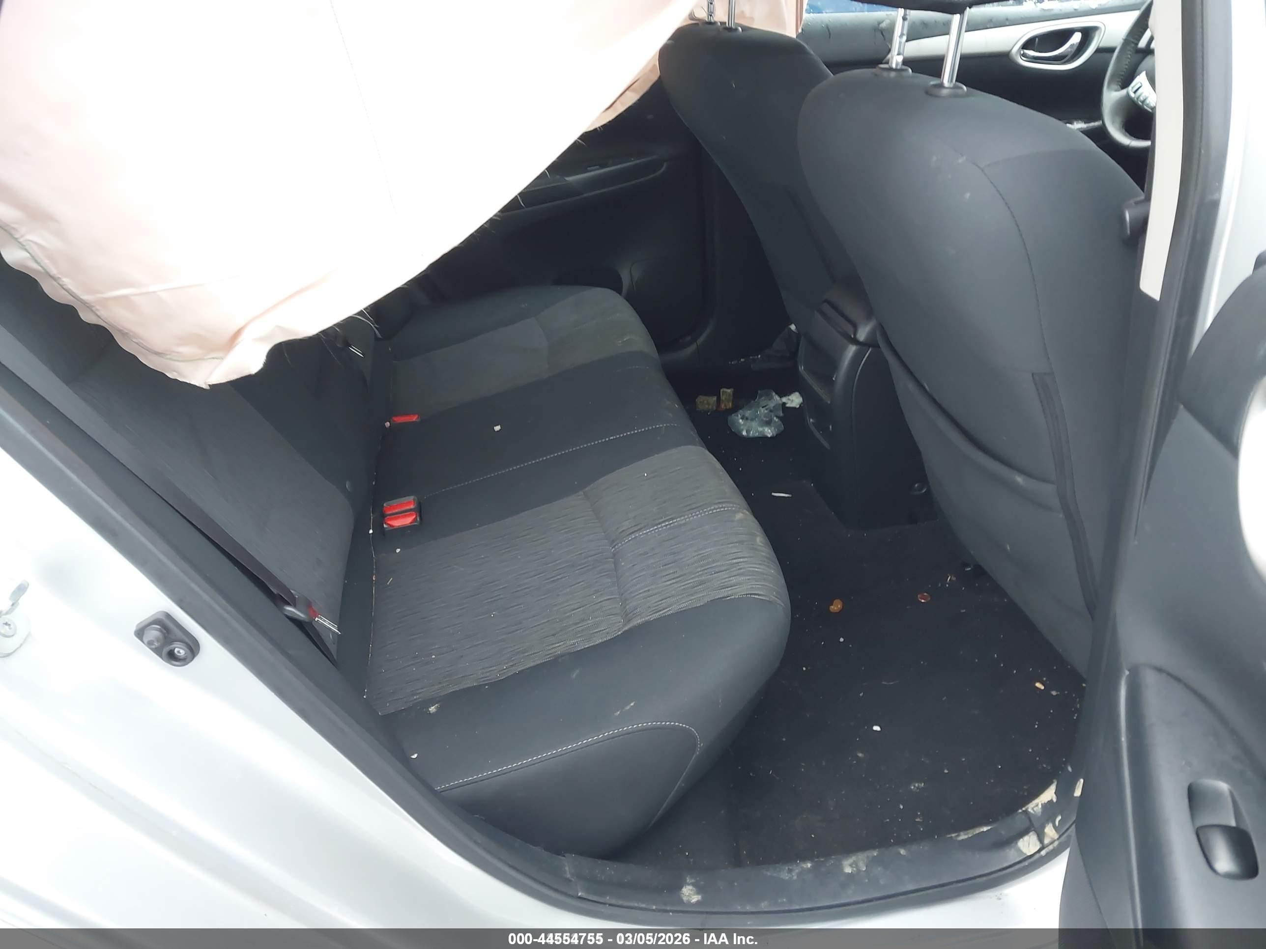 2015 Nissan Sentra Sv Silver vin: 3N1AB7AP3FY303794