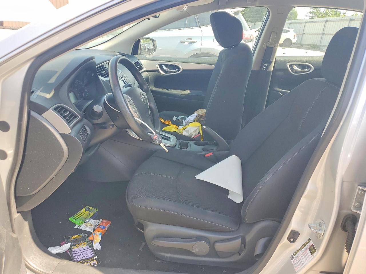 2015 Nissan Sentra S Серебряный vin: 3N1AB7AP3FY329036