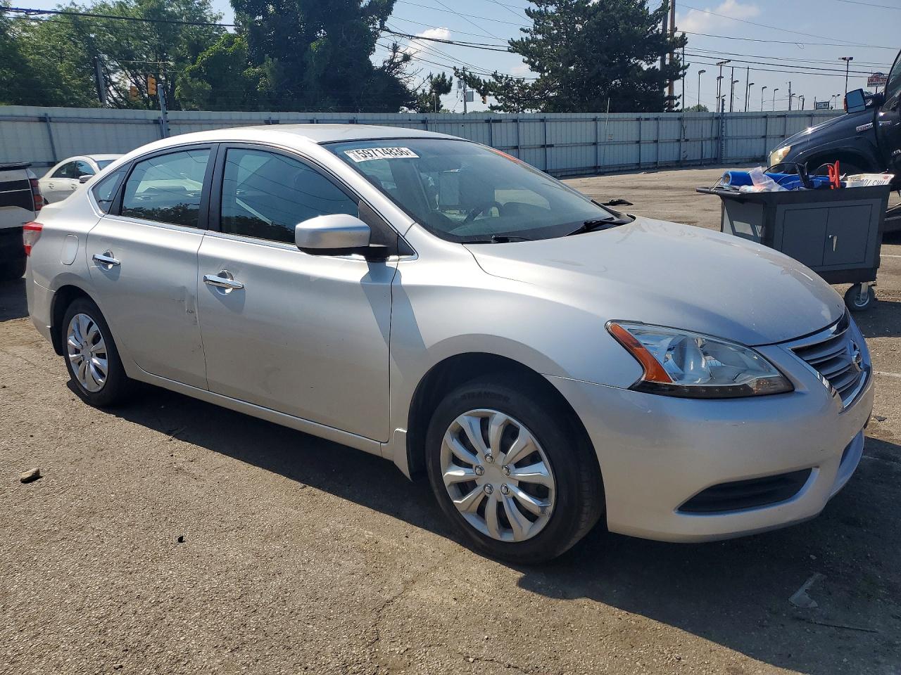 2015 Nissan Sentra S Серебряный vin: 3N1AB7AP3FY329036