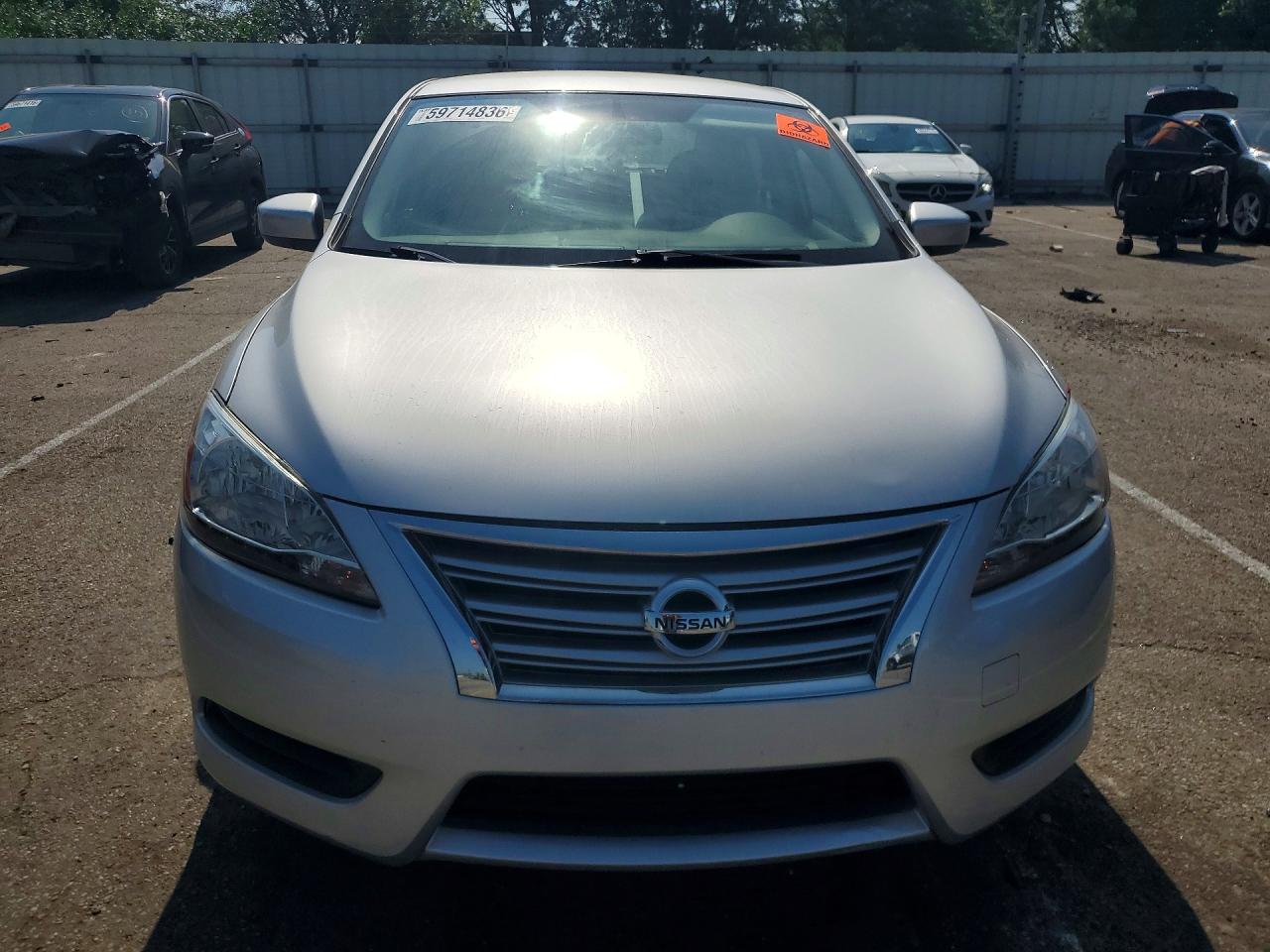 2015 Nissan Sentra S Серебряный vin: 3N1AB7AP3FY329036
